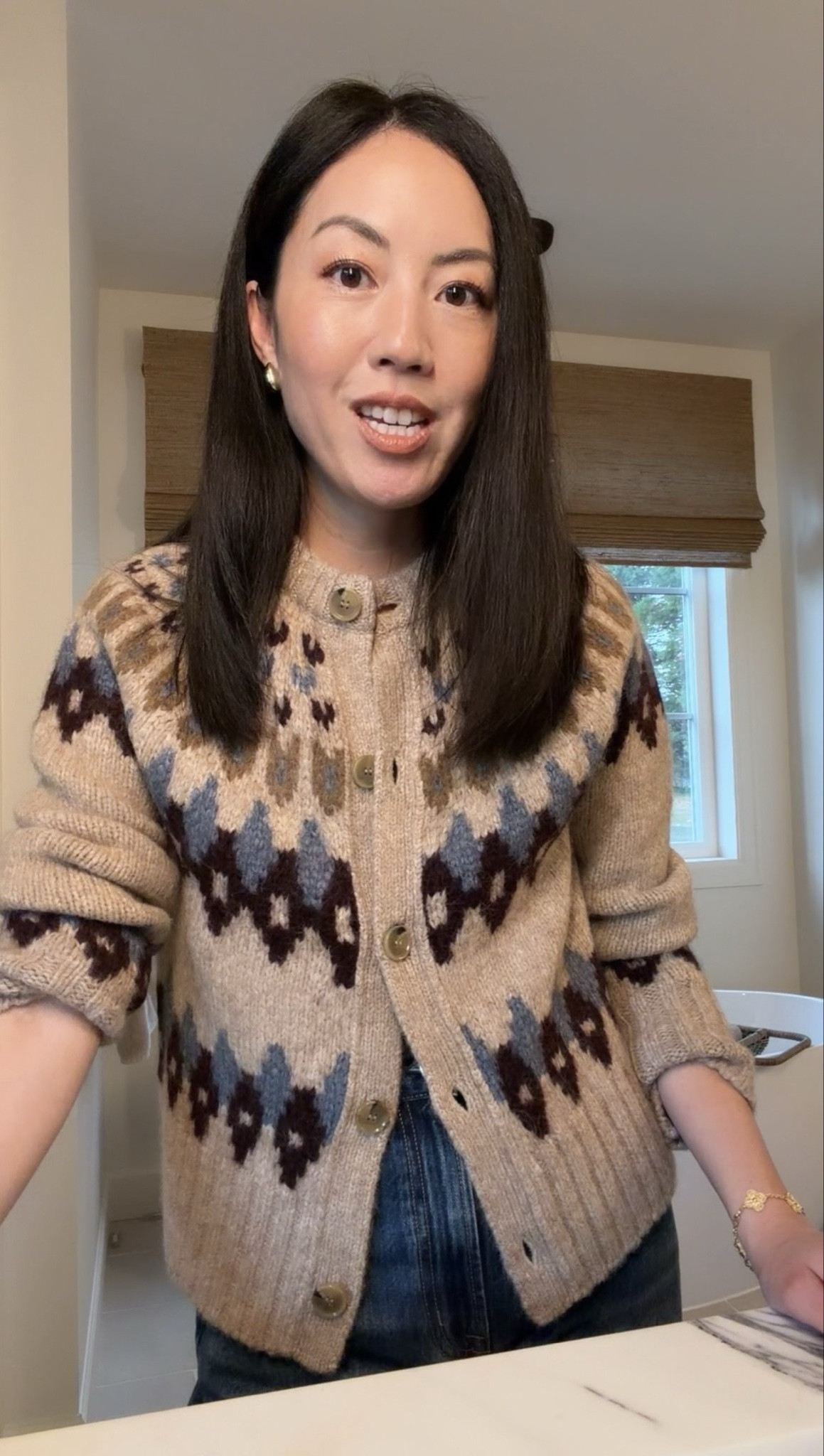 I linked what I wore in my recent video where I discussed a home item I’d purchase again. 

#classicstyle
#fairisle
#wintersweater
#winterstyle
#VeronicaBeard

#LTKHoliday #LTKSeasonal #LTKgrwm