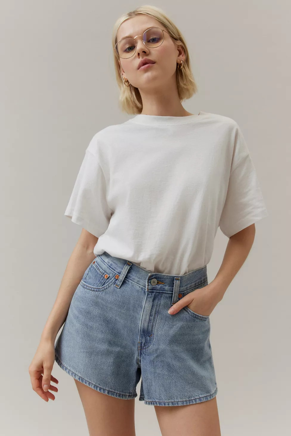 Levi’s® ‘80s Denim Mom Short | Urban Outfitters (US and RoW)
