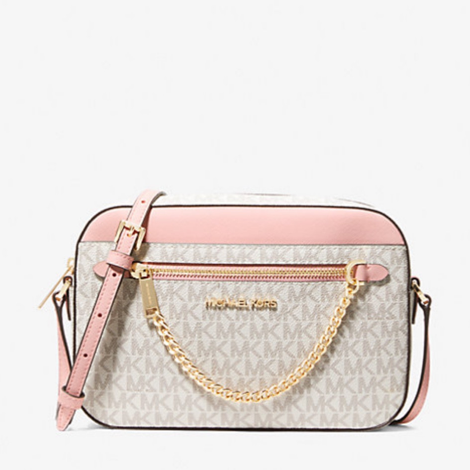 #MichaelKors SALE!!!!!!!! 
Bolso para el día a día y puedes combinarlo fácilmente 🤍

#LTKSaleAlert #LTKItBag #LTKStyleTip