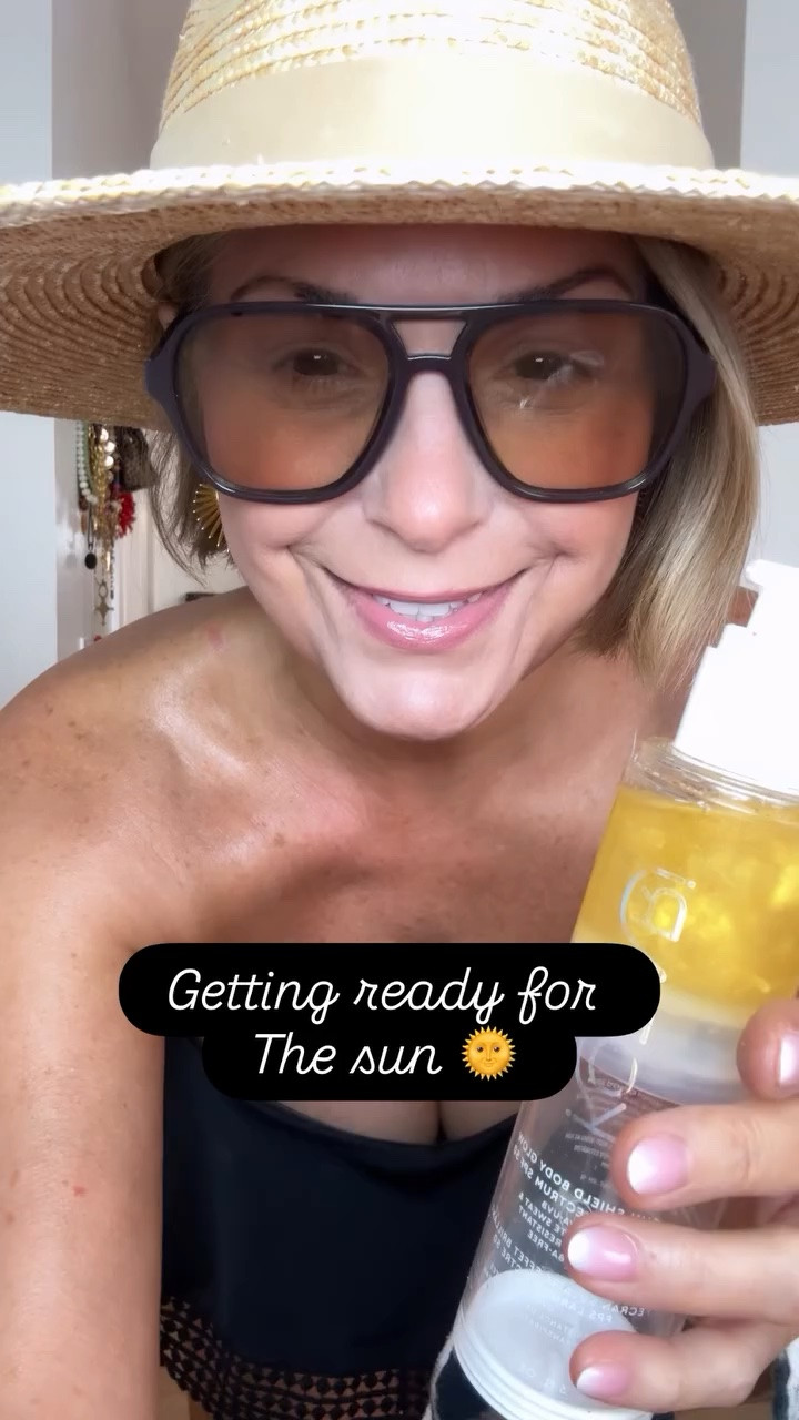 Happy 4th of July!! 🇺🇸 Make sure to use sunscreen 🧴today! #sunscreenspf50 #glowysunscreen @koparibeauty @wyeth_usa