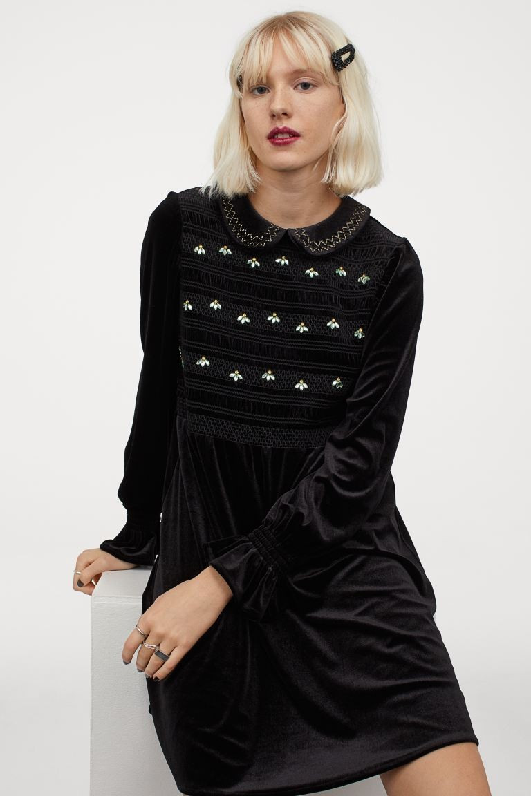 Smocking-detail velour dress | H&M (UK, MY, IN, SG, PH, TW, HK)
