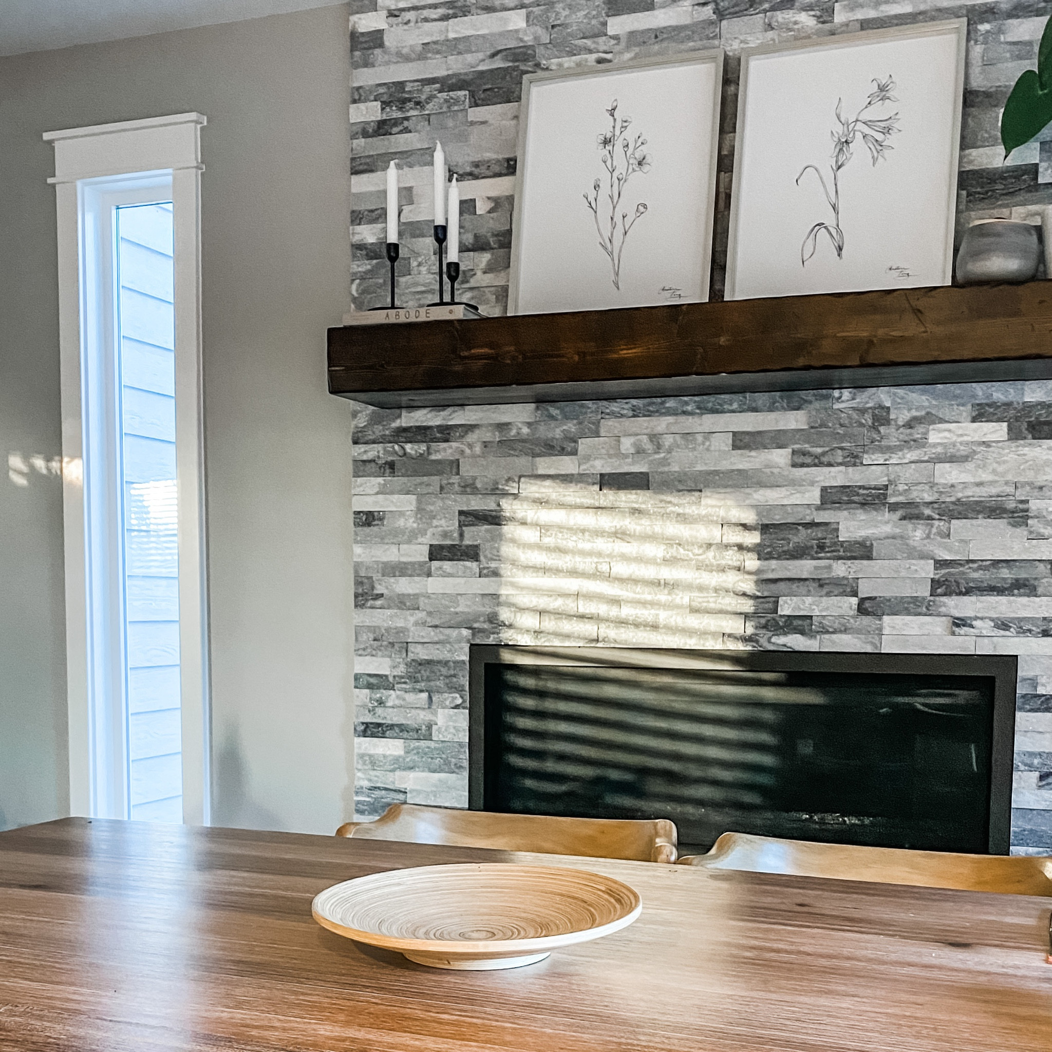 Simple minimal dining room
Dining chairs from target threshold line
Scored the table on OfferUp but originally from wayfair
Candles and plate from ikea
Art from home goods


#LTKstyletip #LTKfamily #LTKhome