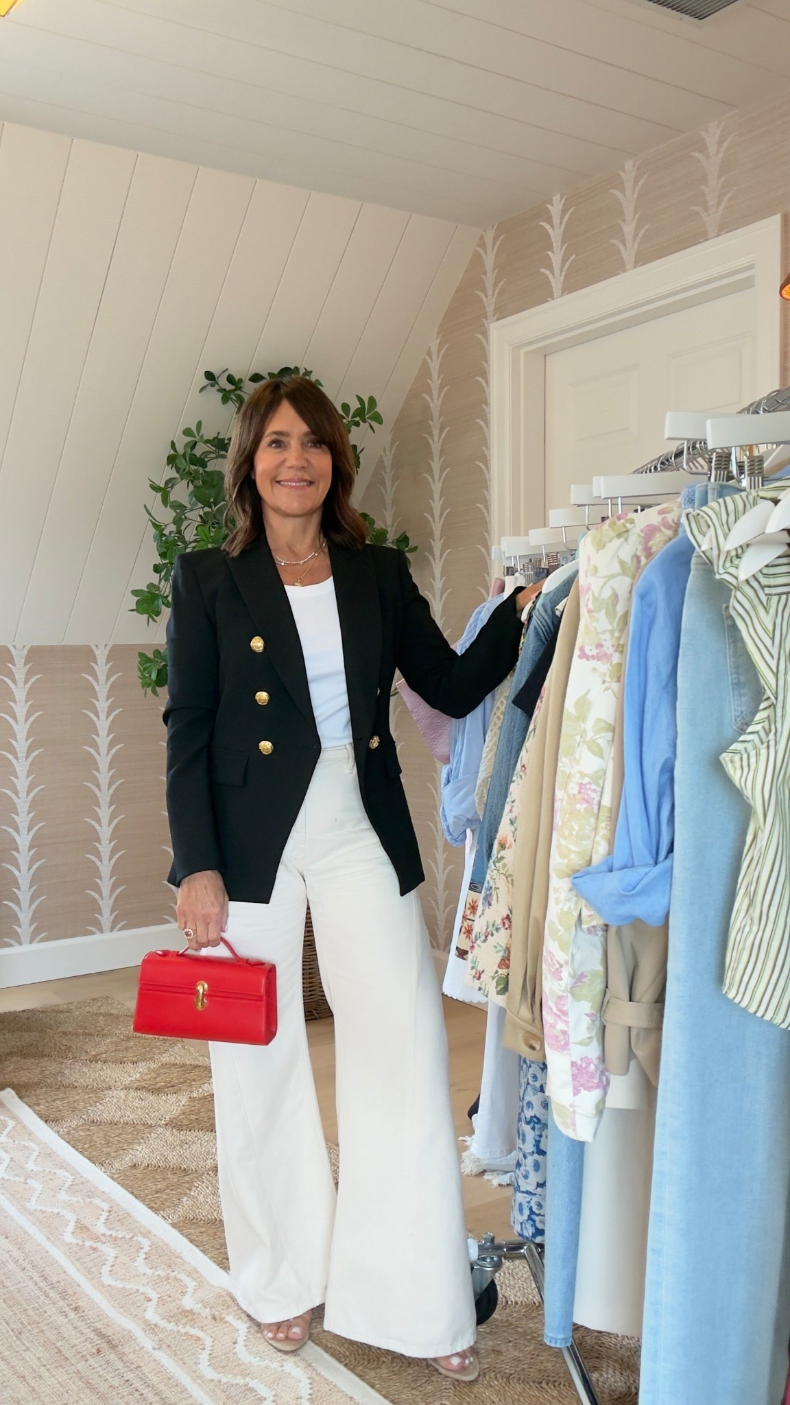 My absolute favorite jeans right now!! I’ve been wearing them nonstop and highly recommend!! They come in regular and petites and I’m also linking the blue wash that I purchased!

#LTKSeasonal #LTKPetite #LTKootd