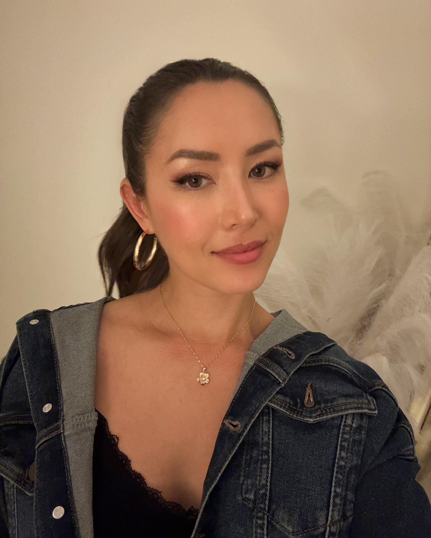 I just got a new denim jacket for the first time in like 7 years and I love it so much!! @Ruti it’s so unique because of the hood and the back pleating detail also adds a fun element to any casual look I throw on. My boyfriend also loves it on me!! I wore this look to dinner and we stopped by a bar after. I’m wearing XS 

#LTKootd