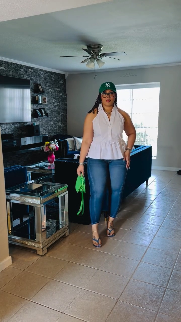 Been keeping it very simple but cute lately 🥰💚

#ootd #springfit #fashionstyle #streetwear
