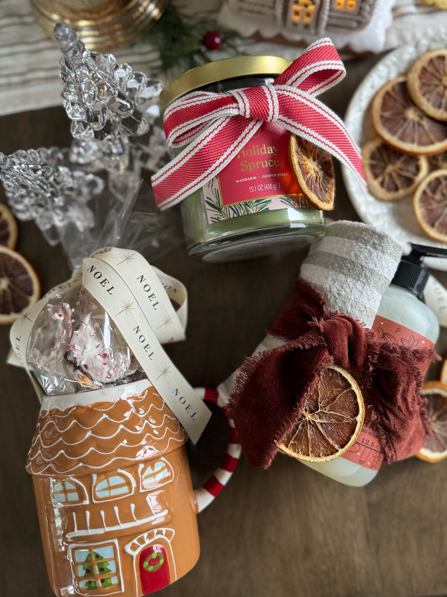 If you missed yesterday’s IG post, I shared a few gift ideas all under $10 that are perfect for the neighbors, hosts, teachers, etc! 

#LTKStyleTip #LTKHoliday #LTKGiftGuide