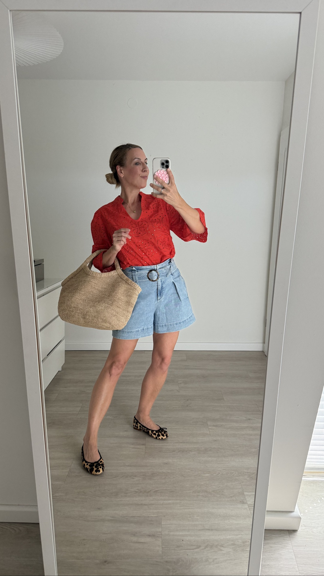 Touch of red... Maison123 Bluse
rote Bluse, Denim Shorts & Ballerinas

#LTKsummer #LTKstyletip #LTKshoes