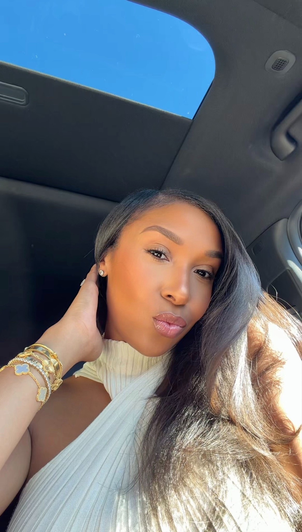 Such a cute top! I love how it looks on. 

#LTKFindsUnder50 #LTKPetite #LTKMidsize