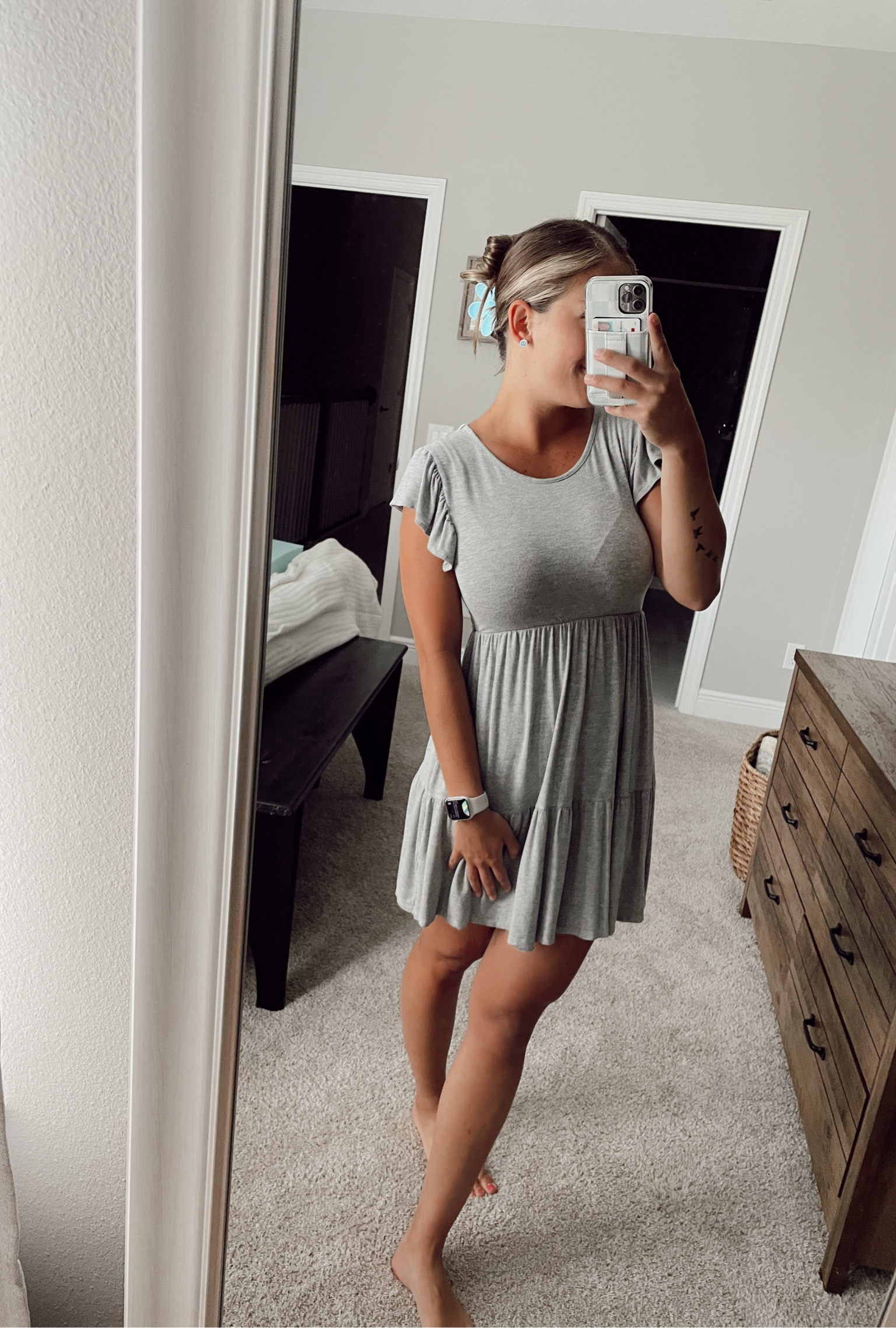 Casual sun dress 

Summer dress. Babydoll dress. Neutral tshirt dress. Flower clip  