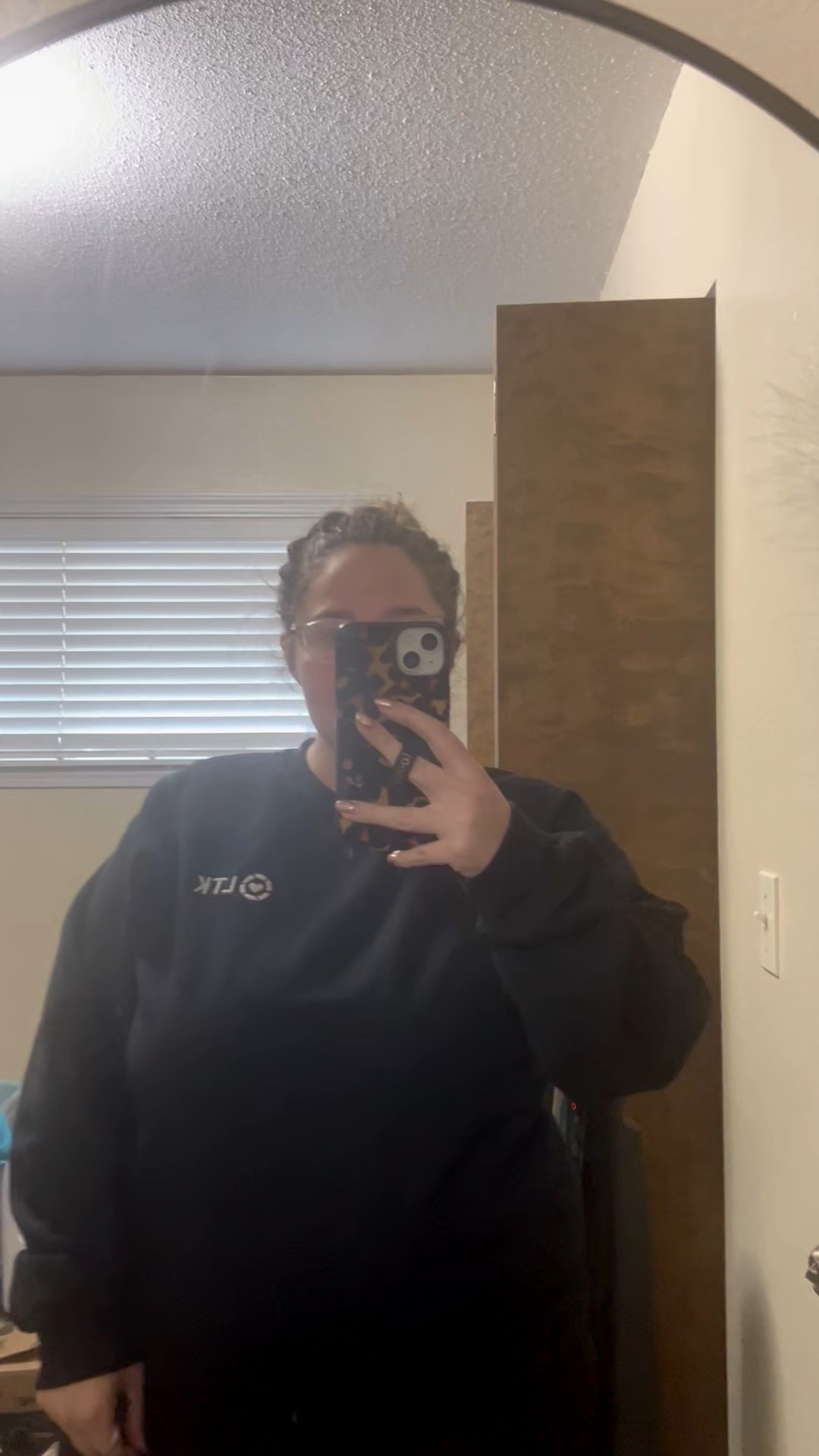 My ootd to run errands!!🖤🤎🤠

#LTKfitnessgoals #LTKSeasonal #LTKootd