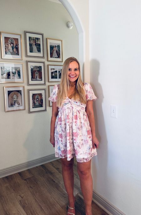 Fun spring mini dress! Perfect for church, brunch, golf as a spectator, family photos you name it 🤩



Affordable finds
Spring outfit 
Spring dress
Summer dress
Golf 
Graduation 

#LTKtravel #LTKfindsunder100 #LTKSeasonal