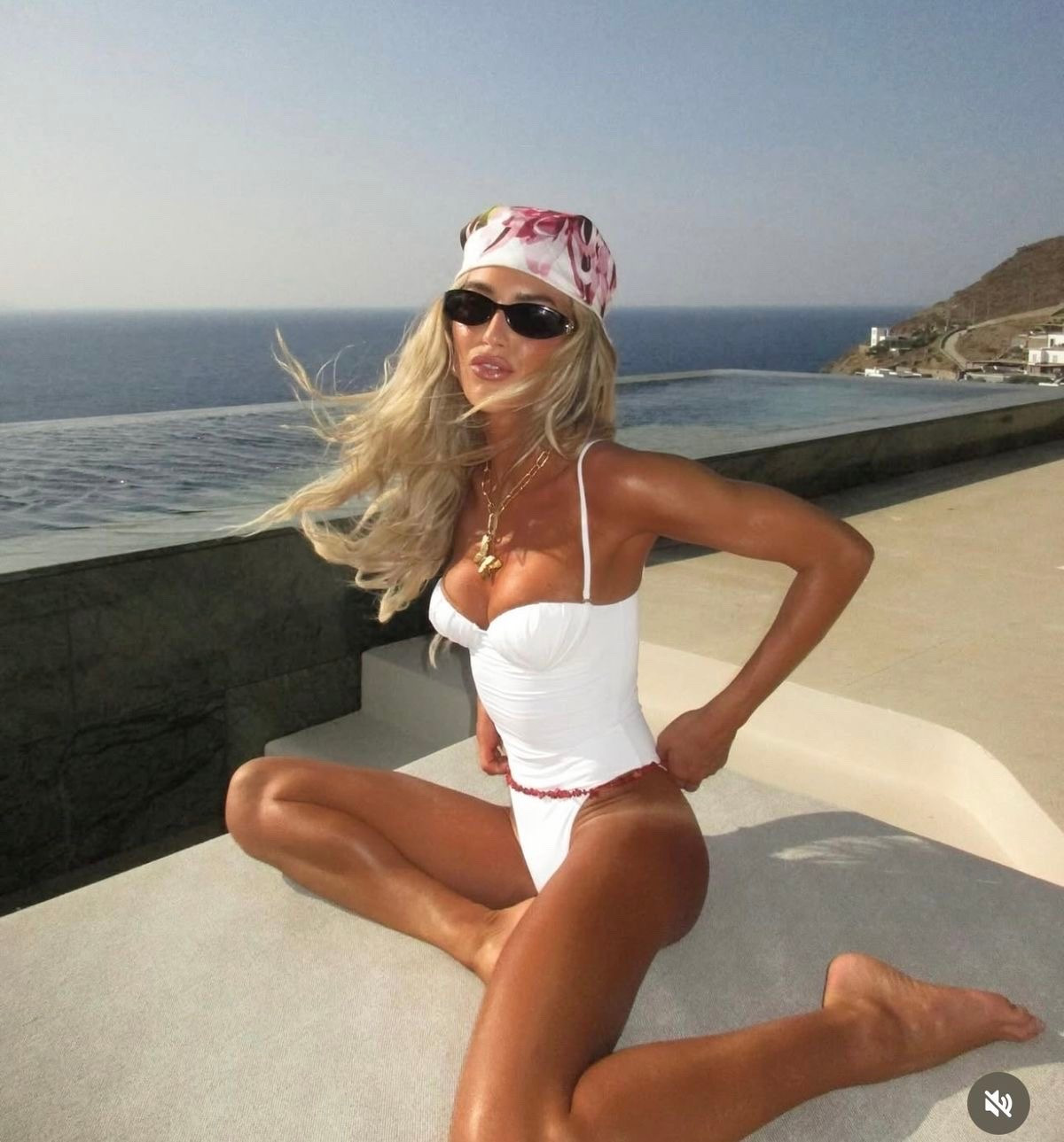 beach club outfit, boat outfit, miami outfit inspo, ibiza outfit, holiday outfit, beach vacation, bathing suit 

not my photo 

#LTKFestival #LTKSwim #LTKTravel