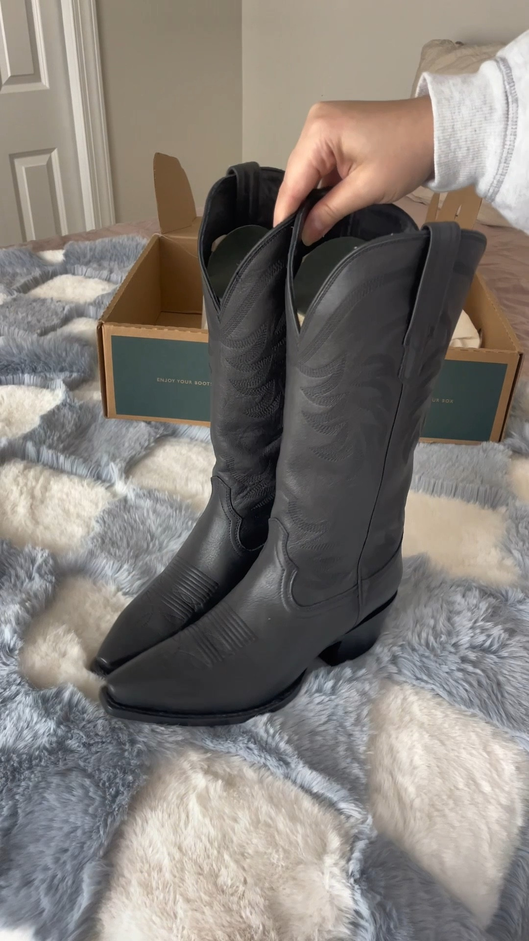 A moment for the new cowgirl boots!! 🤎👢

#LTKSeasonal #LTKdayinmylife #LTKootd
