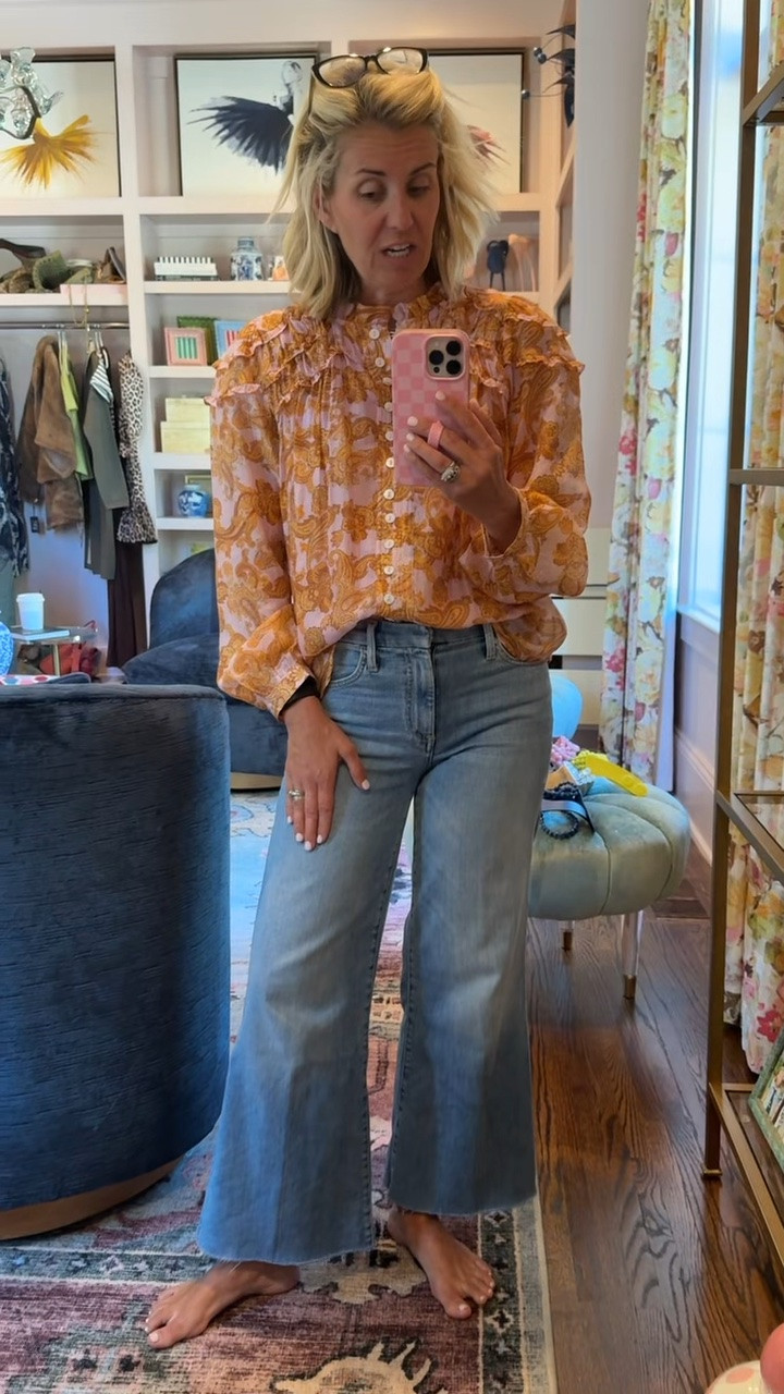 OOTD…cutie top and my favorite jeans! 
Top - small
Jeans - 26 short (1964 wash) 

*Codes
*use CHEERS for 15% off Frank & Eileen
*use mixandmatchmadness at Loopy
