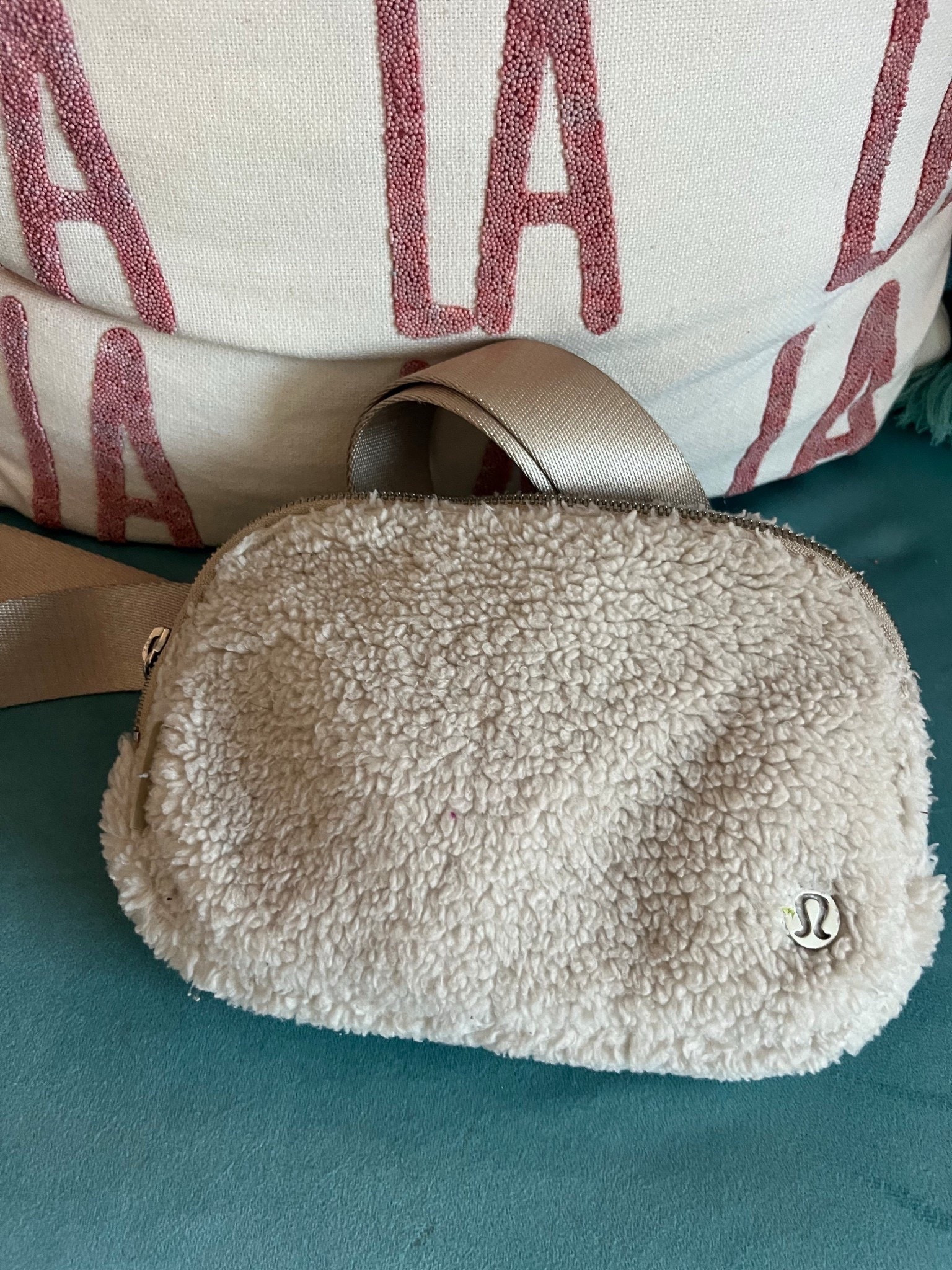 I LOVE using this sherpa belt bag during the winter! Unfortunately this exact one is no longer available but I linked so many similar options at many different price points! This would be a perfect holiday gift for any girl or even teen on your shopping list this year! 

#LTKTravel #LTKootd #LTKSaleAlert