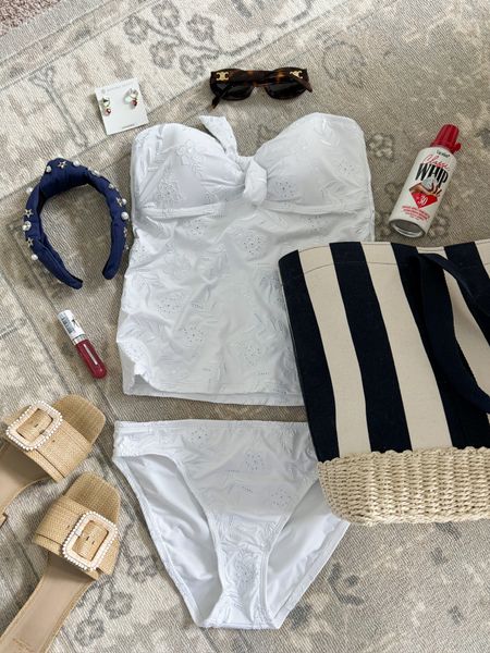 This adorable swimwear look is giving me all the 4th of July feels! Swimwear // tankinis // 4th of July looks // beachwear // resortwear // vacation looks 