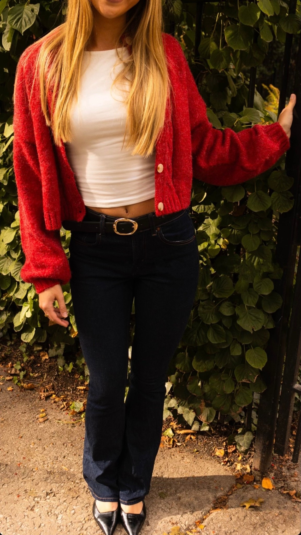 My outfit for my fall photoshoot the other day 🍂 love a thick cardigan and bootcut jeans I think are my new favorite thing ❣️

#LTKSeasonal #LTKTall #LTKFindsUnder50