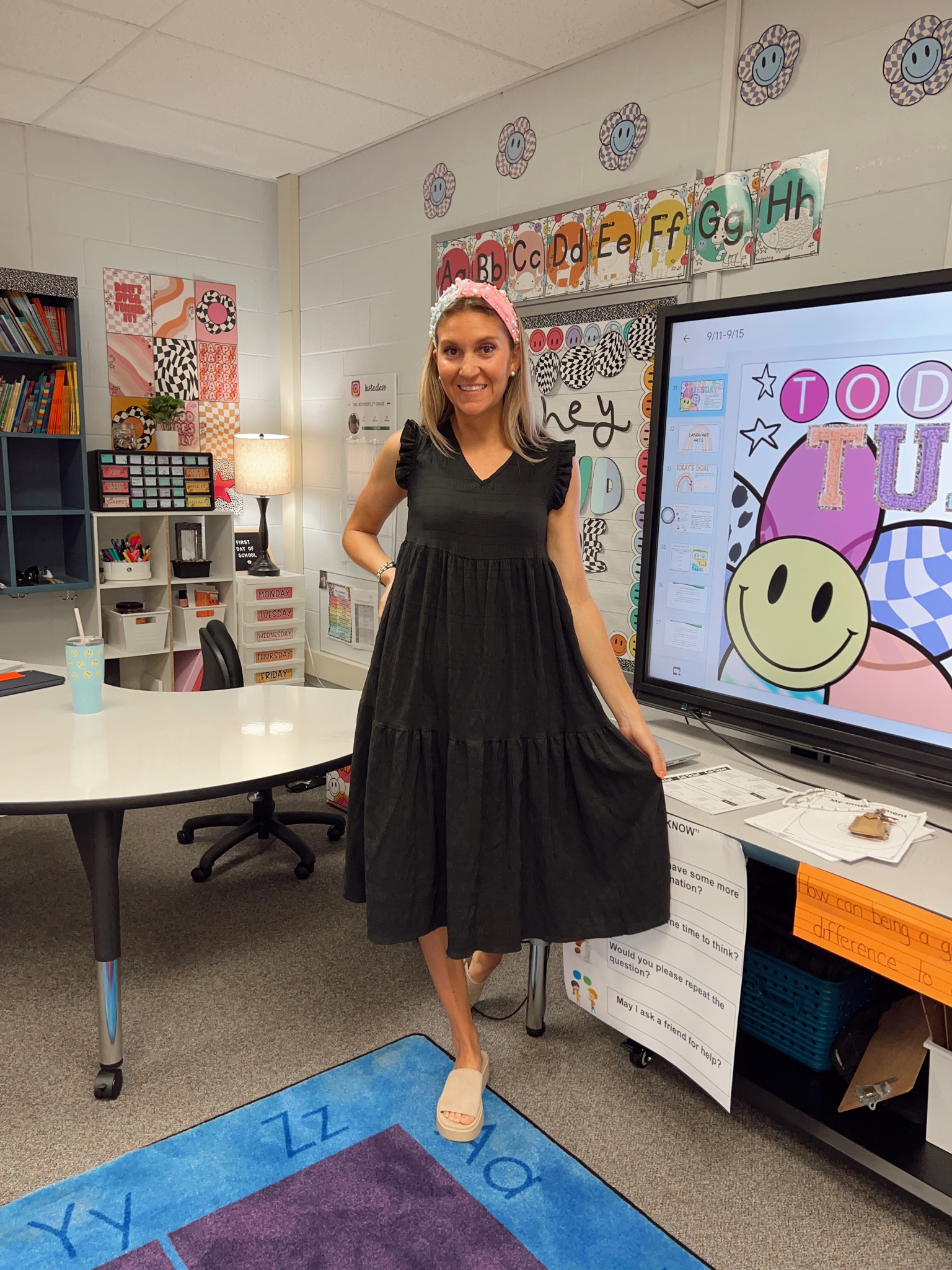 Teacher outfit / fall dress / SHEIN dress

Dress fits tts it is so comfy!!

#LTKSeasonal #LTKfindsunder50
