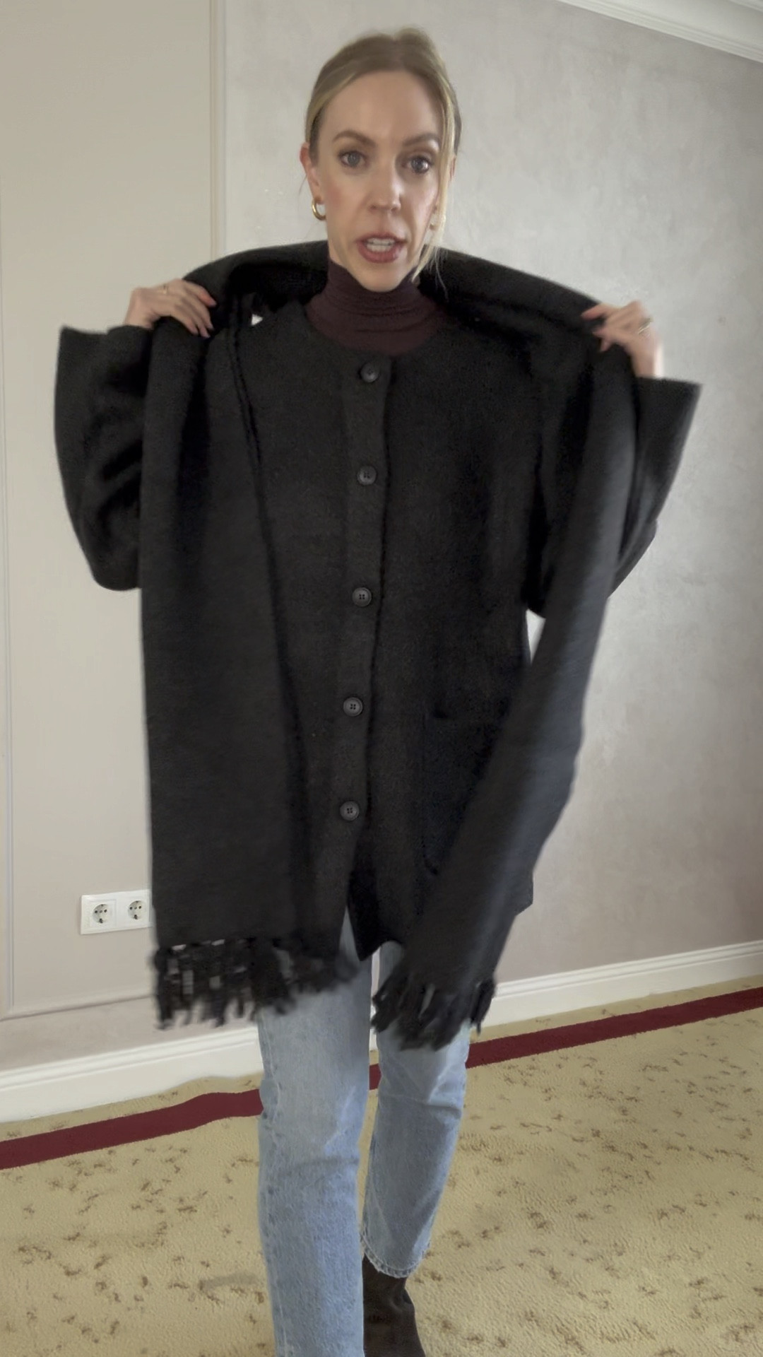 This scarf coat is so soft and cozy! The scarf is detachable so you can style multiple ways or with other pieces 

#LTKStyleTip #LTKVideo #LTKSeasonal