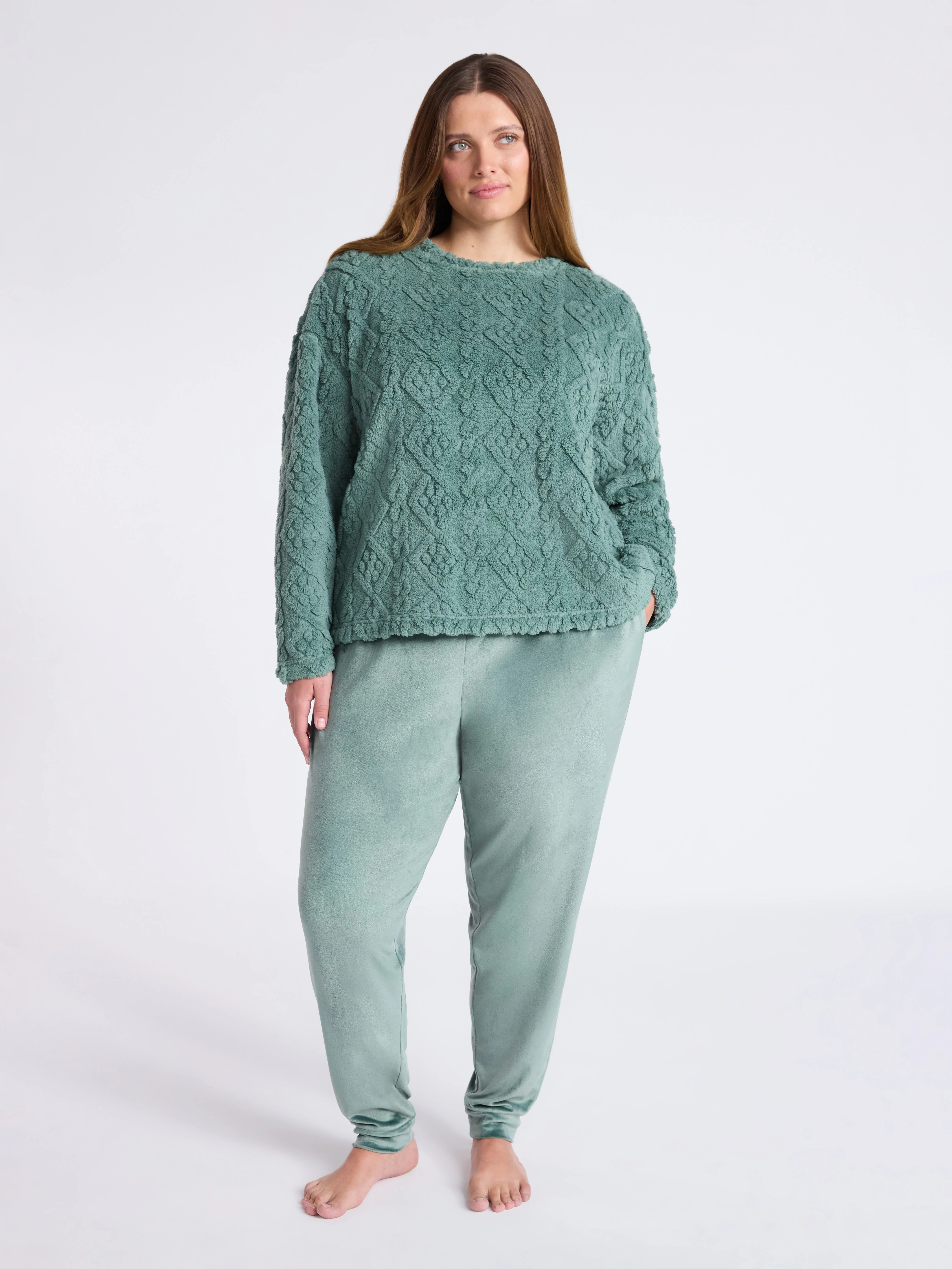 Joyspun Women's Plush Long Sleeve Top and Pants Pajama Set, 2-Piece, Size XS-3X | Walmart (US)