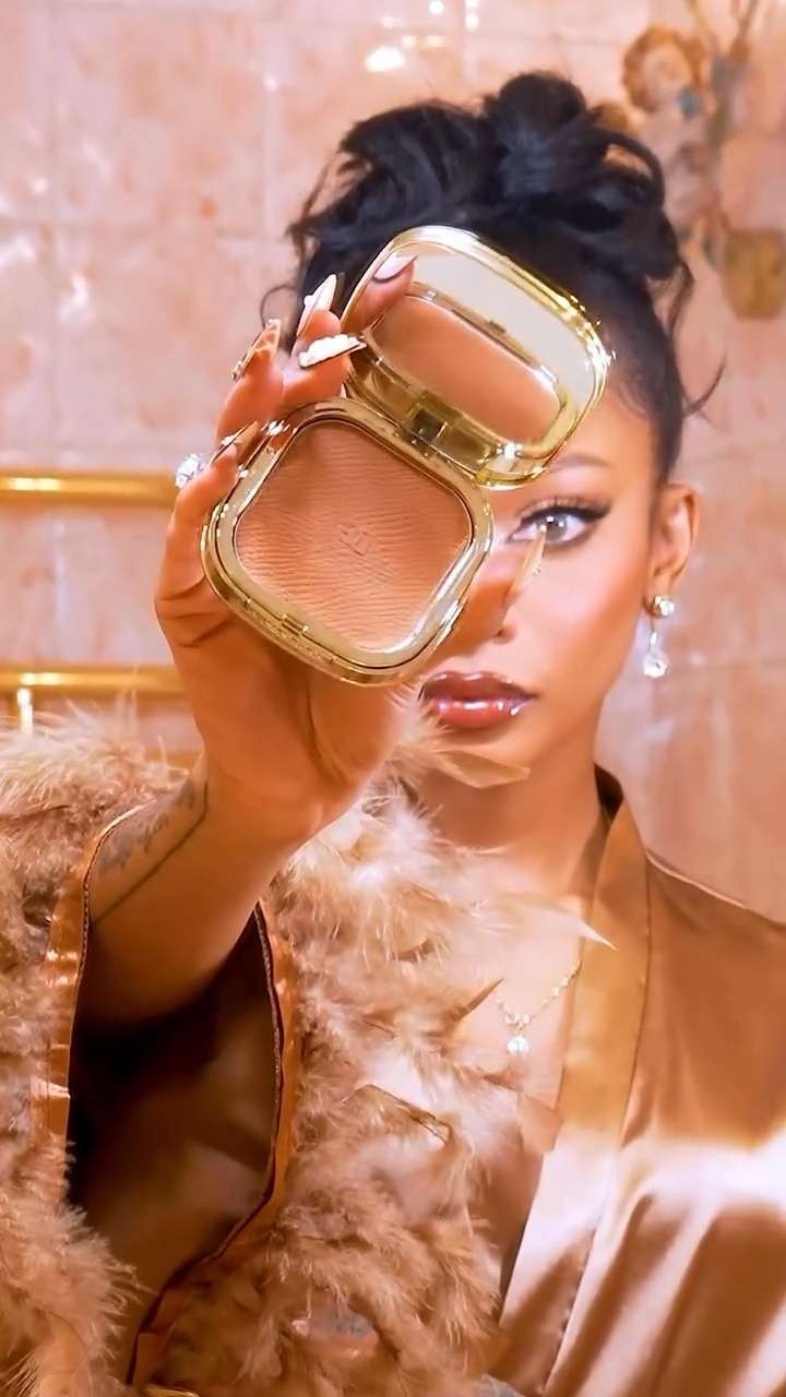 Unboxing some @dolcegabbana / @dolcegabbana_beauty
*1 year later

Can’t believe I kept this packaged for that long 😭😹

#reels #beauty #unboxing

// Beauty, Beauty Must Haves, Beauty Inspo, Clean Beauty, Makeup, Makeup Must Have, Makeup Nature Skin, Makeup Favorites, Makeup Essentials, Makeup Everyday, Makeup Products, Makeup Routine, Neutral Makeup Ideas, Makeup Looks, Dolce Gabbana 

 #LTKdayinmylife #LTKvlog #LTKBeauty