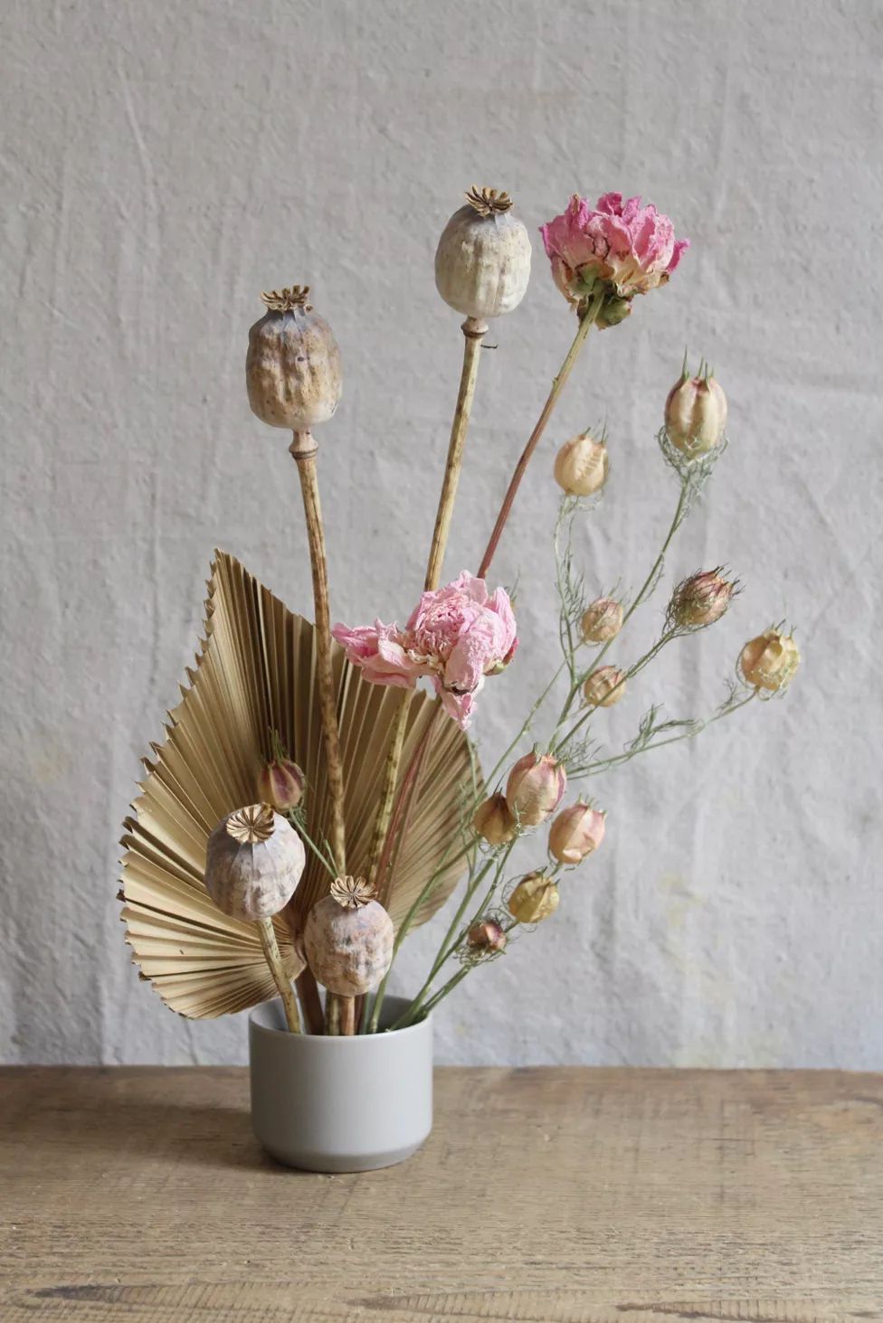 Roxanne’s Dried Flowers Poppy & Peony DIY Kit | Urban Outfitters (US and RoW)