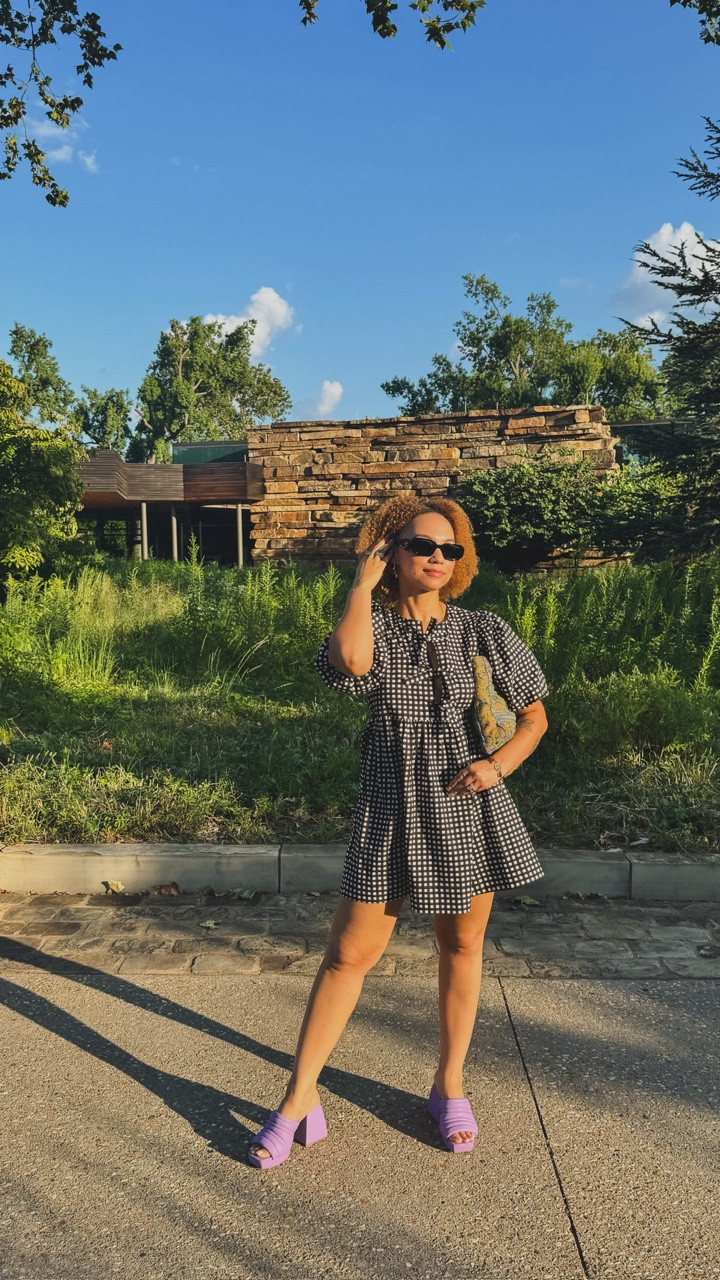 A little thrifted vintage moment 🥰
Believe it or not the purse is from the 70’s and I got it at a STL vintage store. Italian ! 

The shoes are from @platosclosetba 
Glasses @prada 

#minivlogs #contentcreatorlife #tulsaoklahoma #fashionvlogger #thriftedfinds