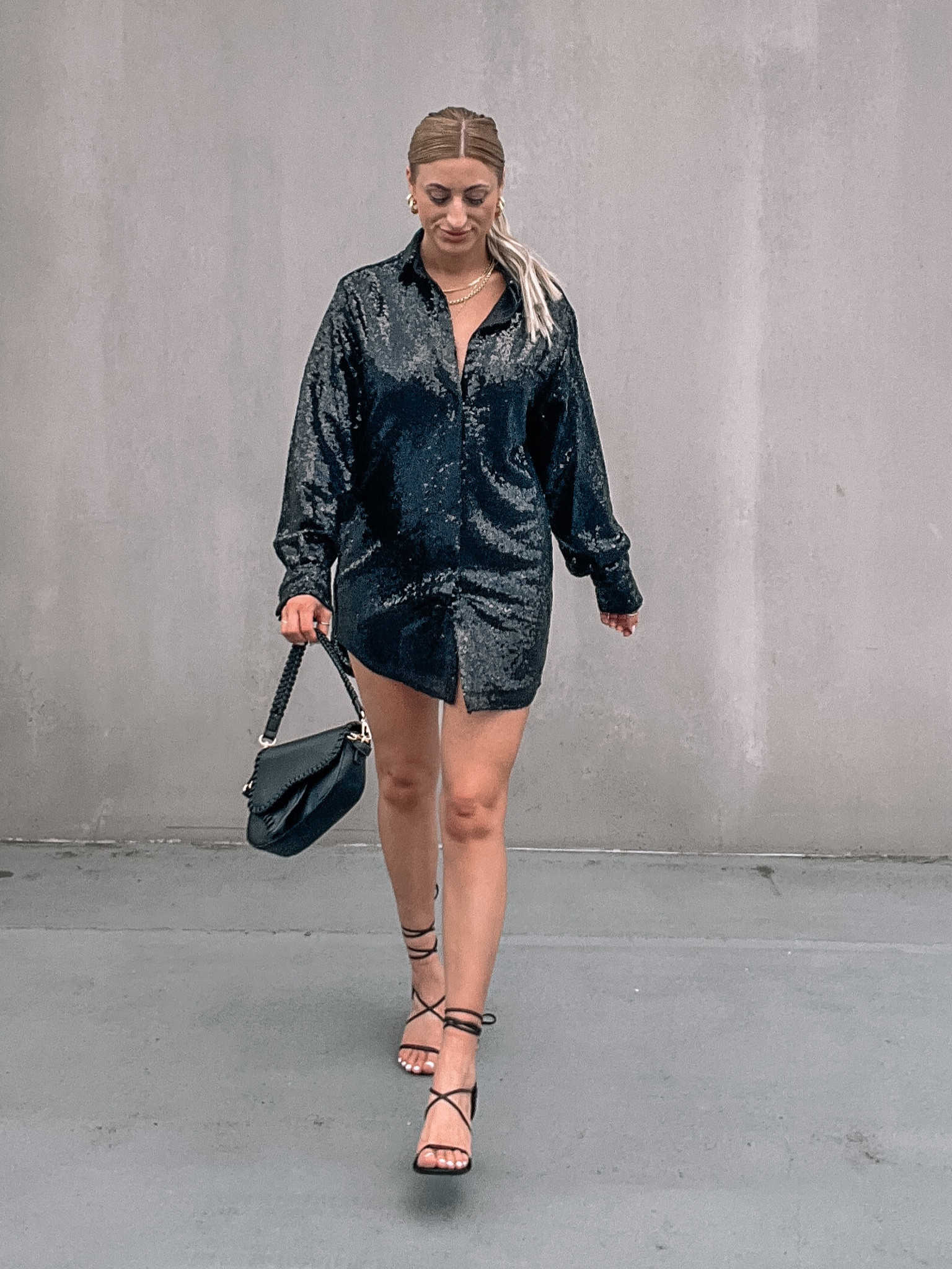 The perfect sequin shirt dress for a date night, girls night, orrrr a concert🖤


Wedding Guest
Summer Dresses
Country Concert
Taylor Swift Outfit
Swimsuits
Sandals

#LTKSeasonal #LTKunder100 #LTKstyletip