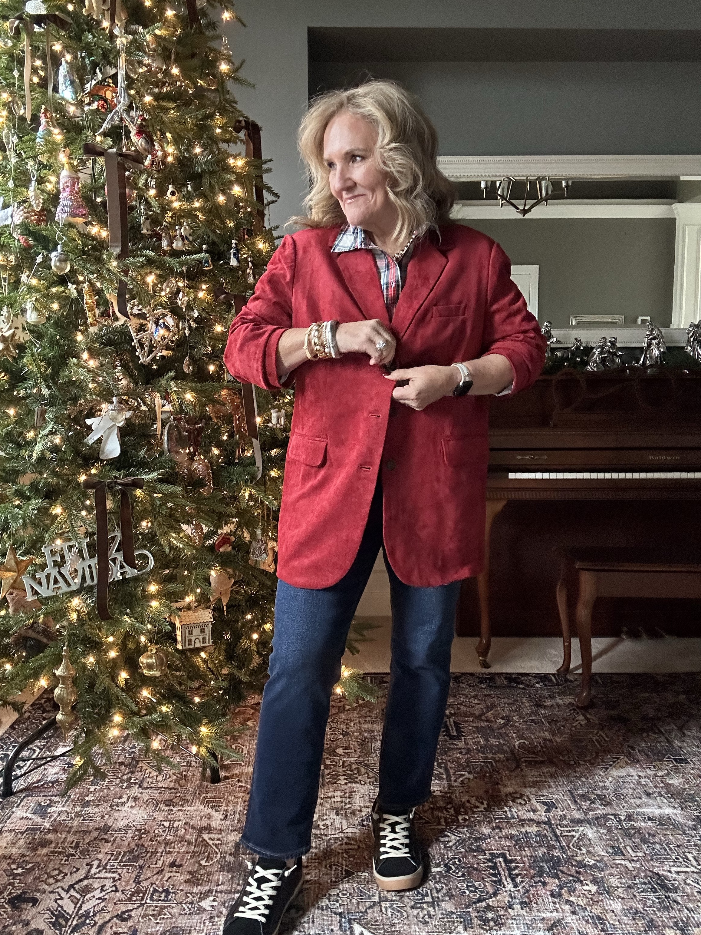 Casual holiday style 

Anthro faux suede blazer order your smaller size. I slipped hair ties on the sleeves to hold the sleeves up.

Plaid button-down is short sleeve and great layering wearing a size large 

Jeans, you can go your smaller size. They’re a nice slim silhouette ankle. 

I like these black sneakers. I think they look great with your winter outfits. 

Holiday, casual, red blazer, oversized, red blazer, Jake factory jeans, holiday outfit

#LTKOver40 #LTKHoliday #LTKMidsize
