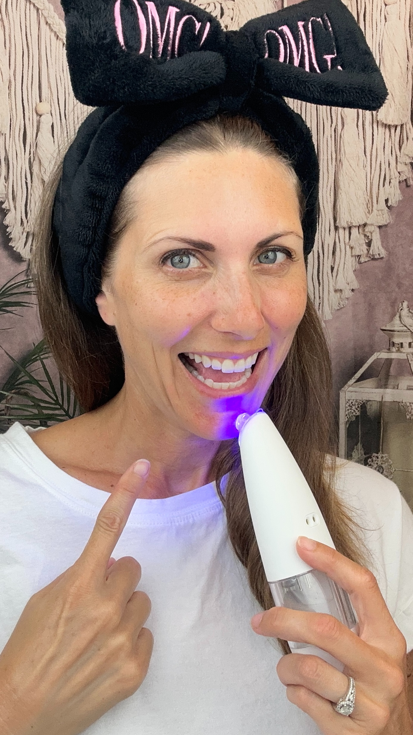 This tool combines hydro-infusion pore cleansing with blue LED light therapy to target impurities and clarify the skin for an at-home facial deep clean experience!  

 #LTKOver40 #LTKBeauty