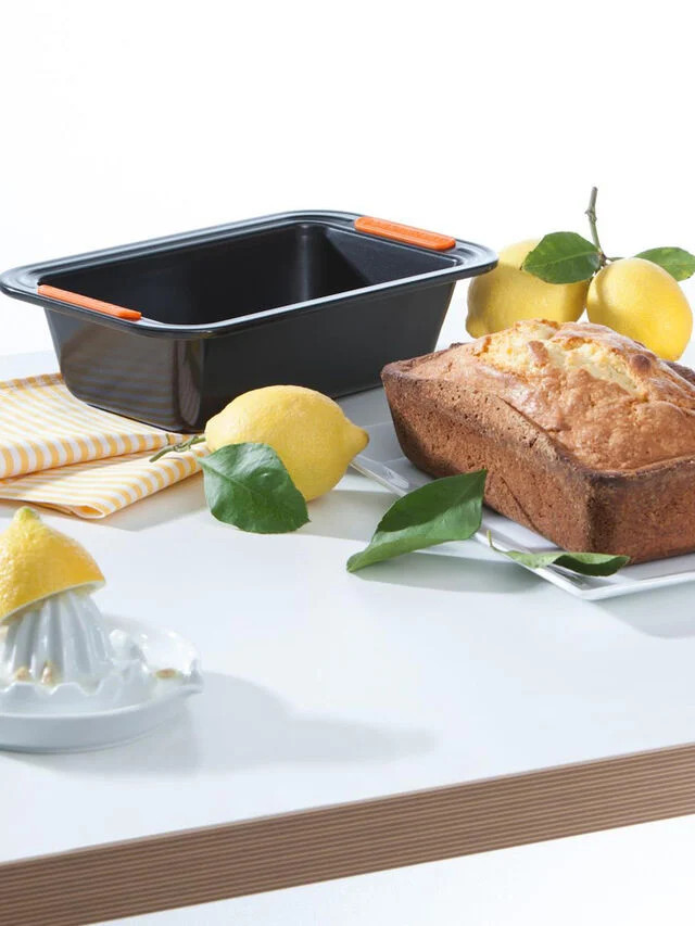 Satin Black Le Creuset Loaf Tin 23cm | Fenwick | Fenwick