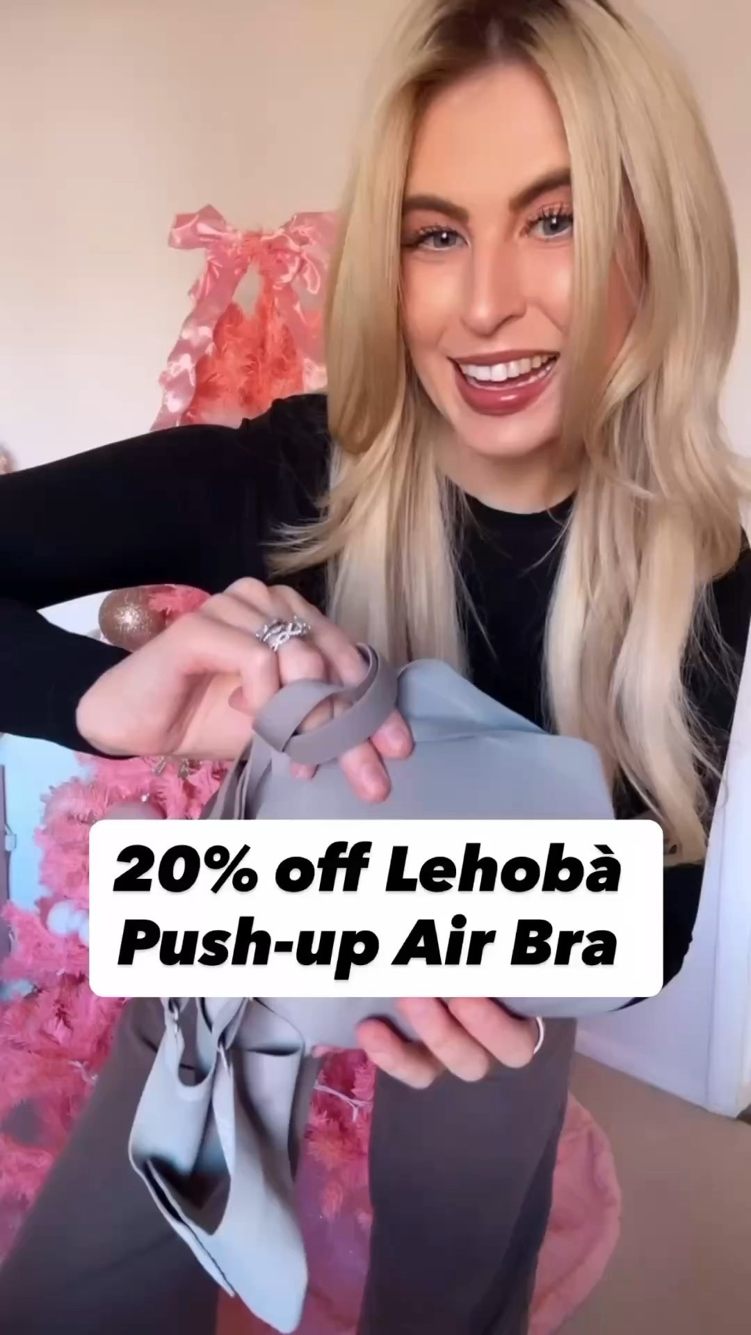 20% off this bra!! That makes it under $18! 🫶🏻 Super soft, seamless, removable pads, and flattering. 

30% off my top too! 

Wearing XS in both! 