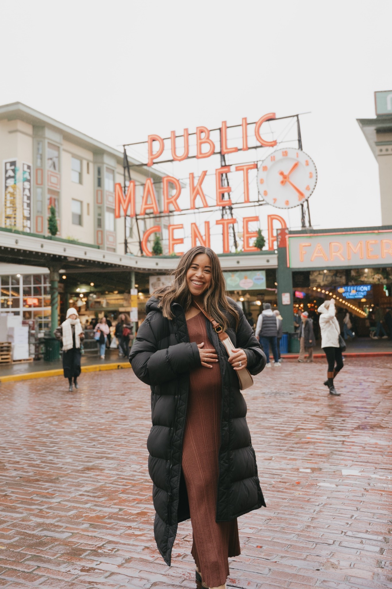 I’ve been wearing my Aritzia Super Puff Coat in the long length all season long. Love that this long winter coat is petite friendly too! 

#LTKBump #LTKPetite #LTKHoliday