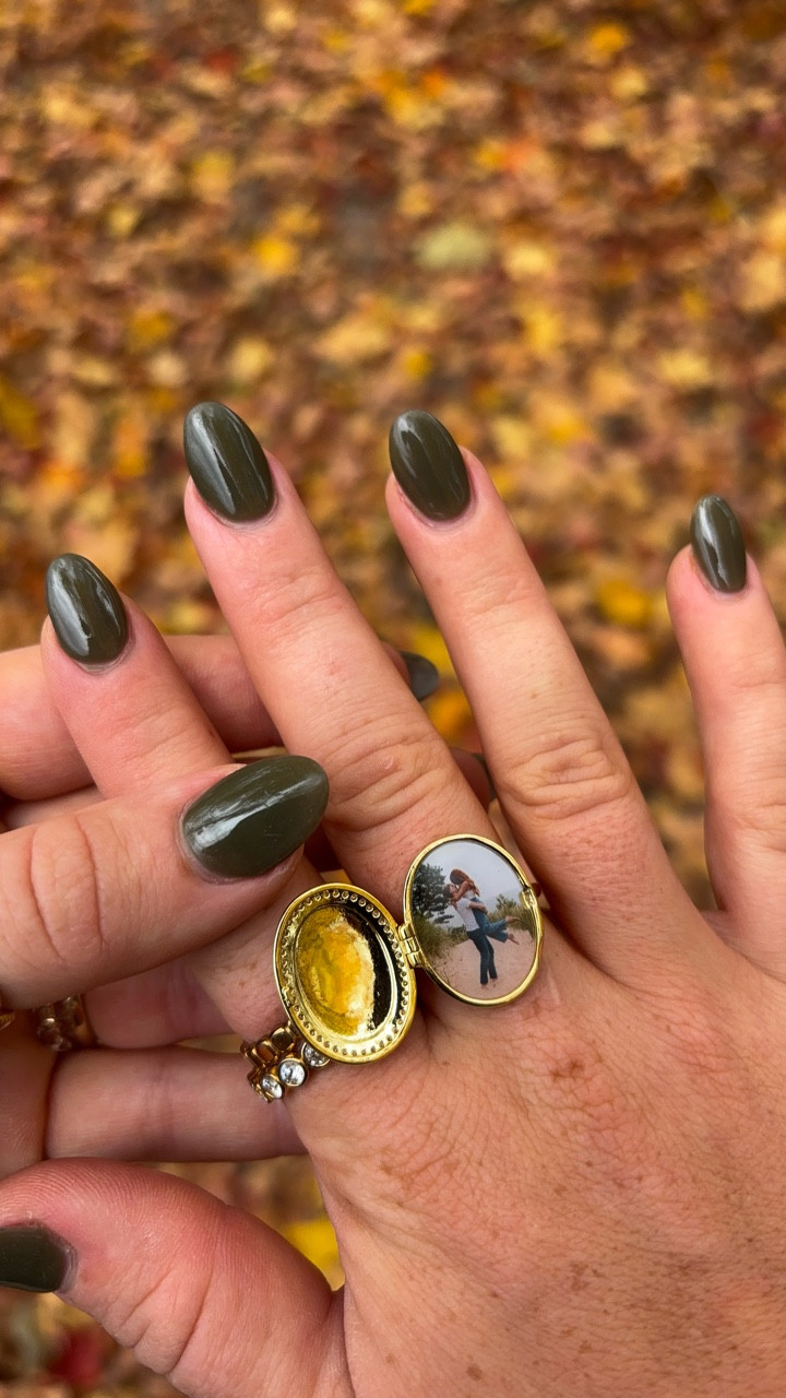 my whole heart inside a locket 
@wearfelicity #wearfelicity

#LTKCyberWeek #LTKGiftGuide #LTKHoliday