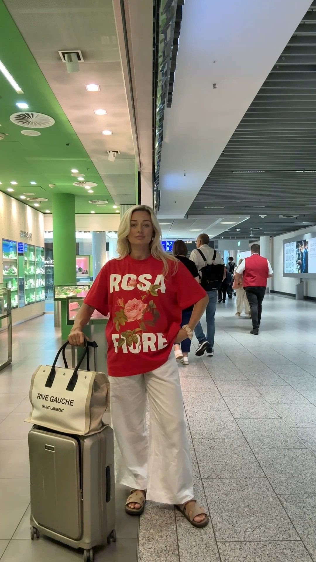 Mein Look heute am Flughafen 

#LTKtravel #LTKmaternity #LTKeurope