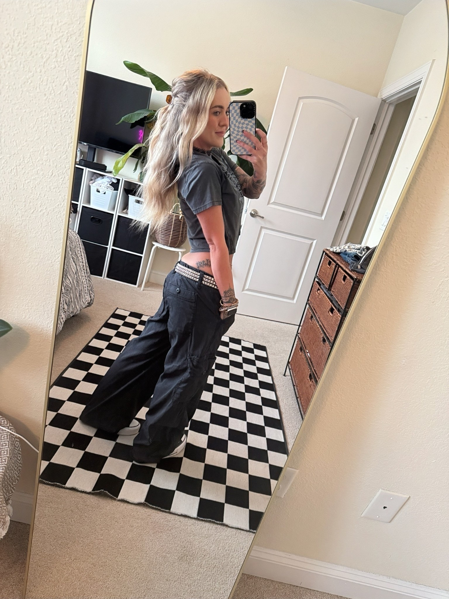 Baggy cargo pants 

#LTKFindsUnder50 #LTKItBag #LTKBeauty