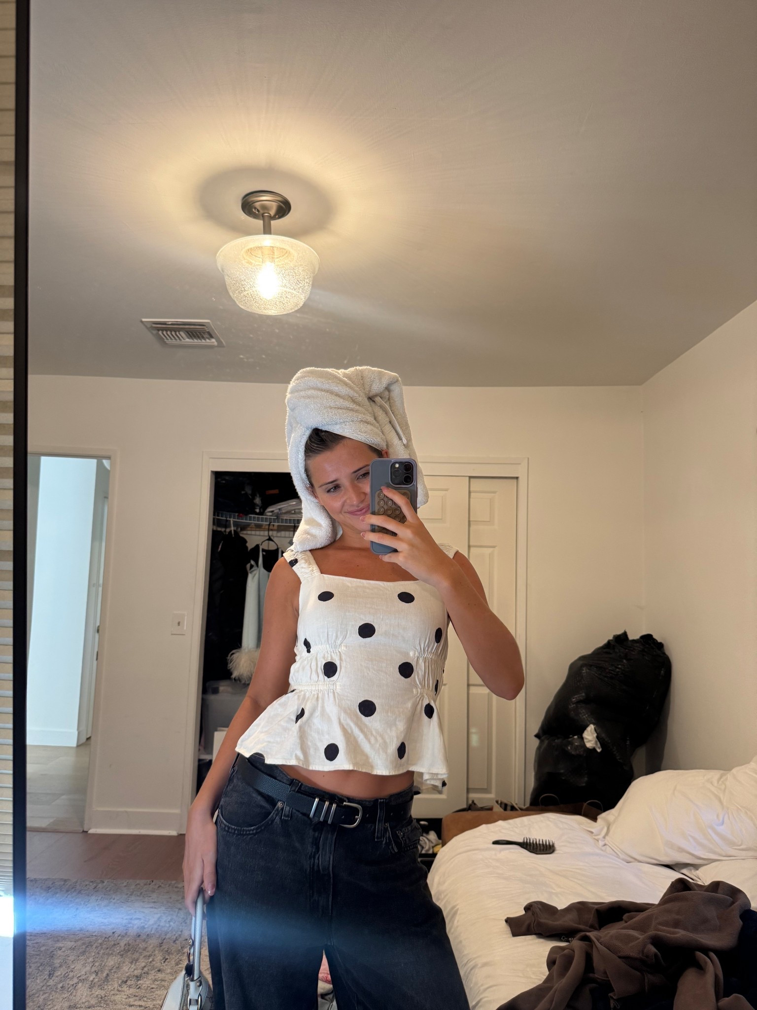 Top is a size small!!! Jeans are size 30 and are a little big on me!!