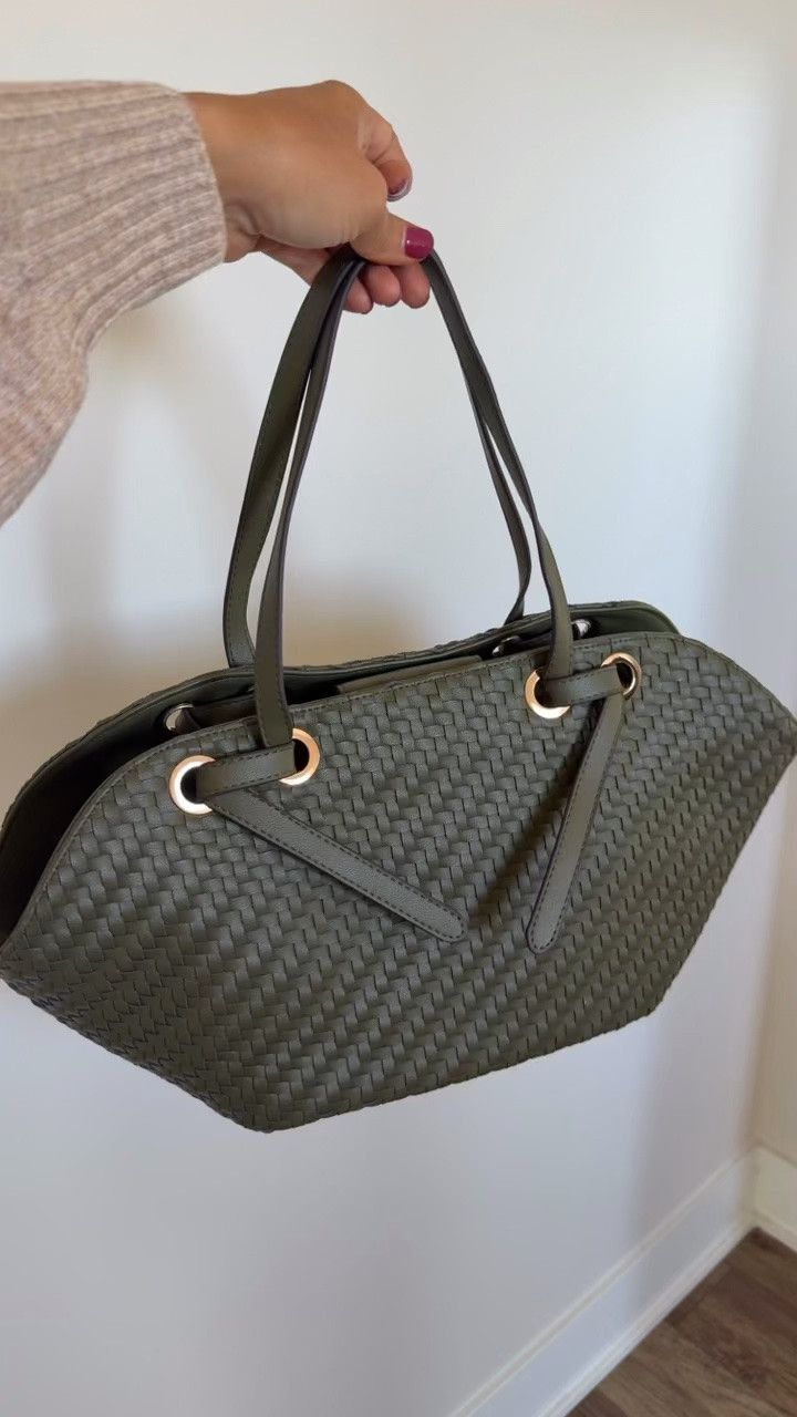 Walmart find @Walmart I absolutely love this bag and I think the green is perfect for fall. Under $35 and outfit is @Target

#LTKootd #LTKdayinmylife #LTKSeasonal