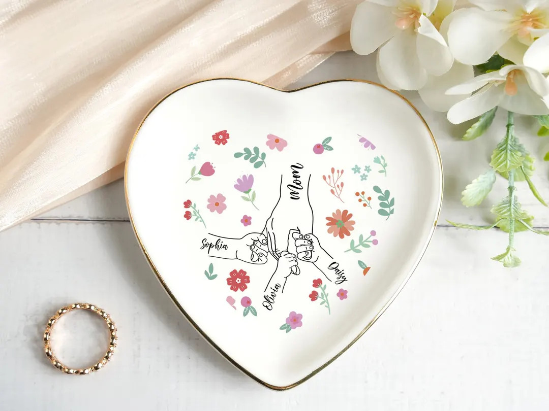 Personalized Ceramic Trinket Dish: Custom Kids Names, Mother's Keepsake | Etsy (US)