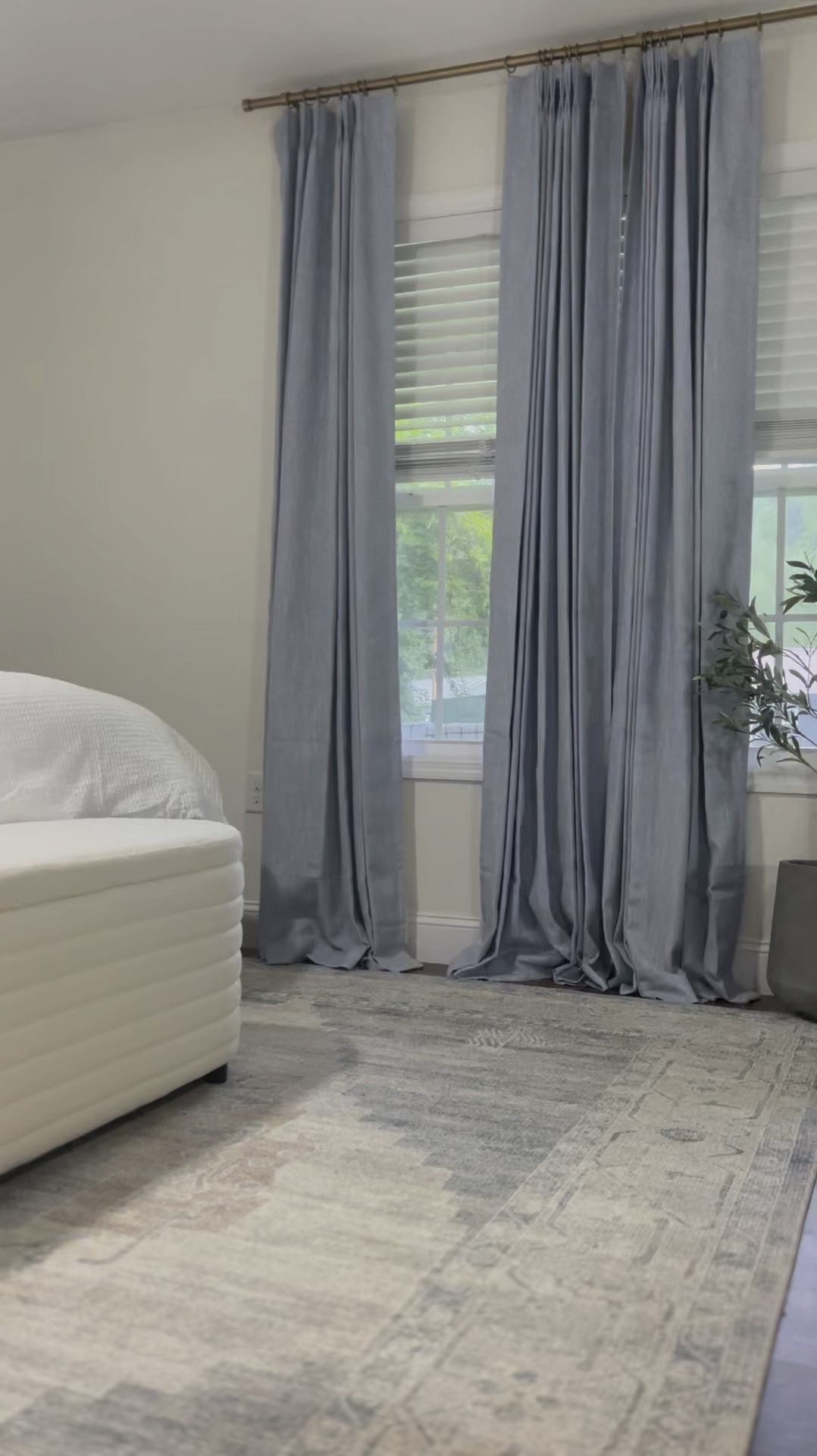 Create a tranquil coastal retreat in your bedroom with decor and furniture from Amazon! 🌊 Embrace soothing blues, whites, and natural textures to bring the beach vibes indoors. #CoastalDecor #BeachyBedroom #SeasideStyle #AmazonFinds #CoastalFurniture 🐚🌴🛏️

Search Optimization: Coastal bedroom decor, beachy furniture, coastal home accessories, nautical bedroom decor, coastal bedding.

#LTKVideo #LTKSeasonal #LTKHome