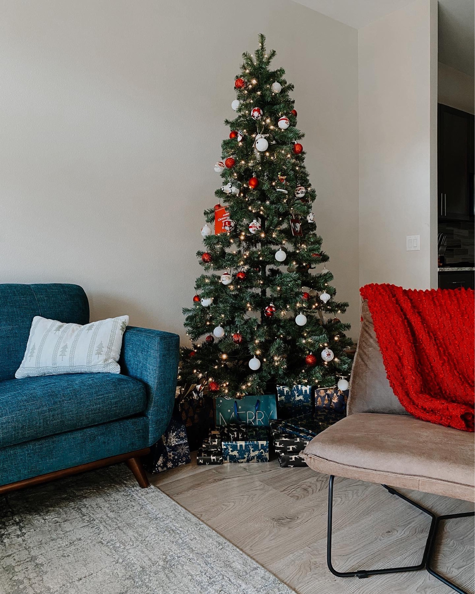 Christmas living room decor 

#LTKSeasonal #LTKGiftGuide #LTKHoliday