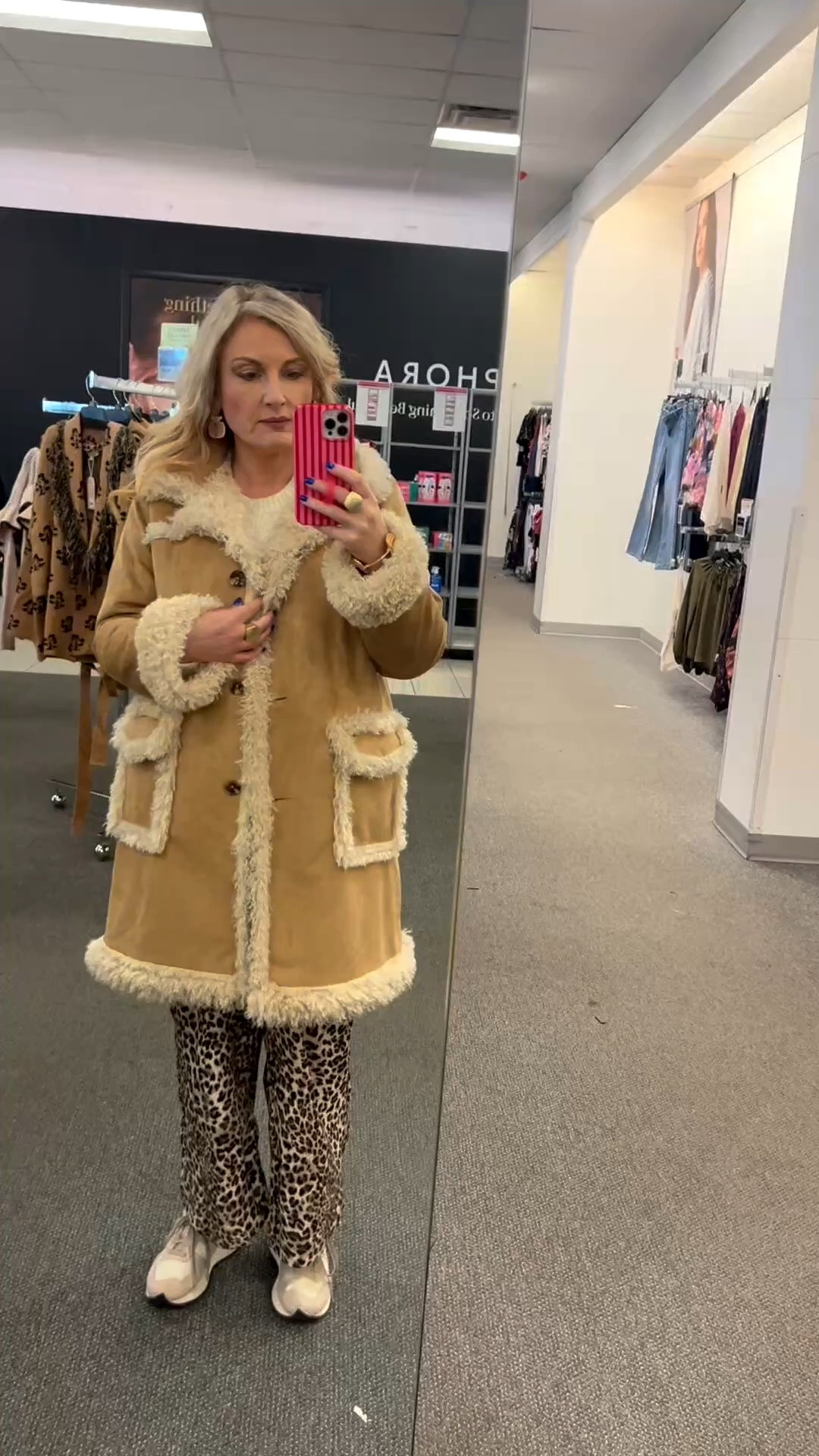 Stay cozy and stylish with this Farmers Market jacket, perfect for breezy days at the market or casual outings with friends. Its delightful design has a charm that keeps you feeling warm and looking fabulous, making it your new go-to for every season.
@kohls

Sure. Dry clean, I’m wearing large with plenty of room for sweaters.