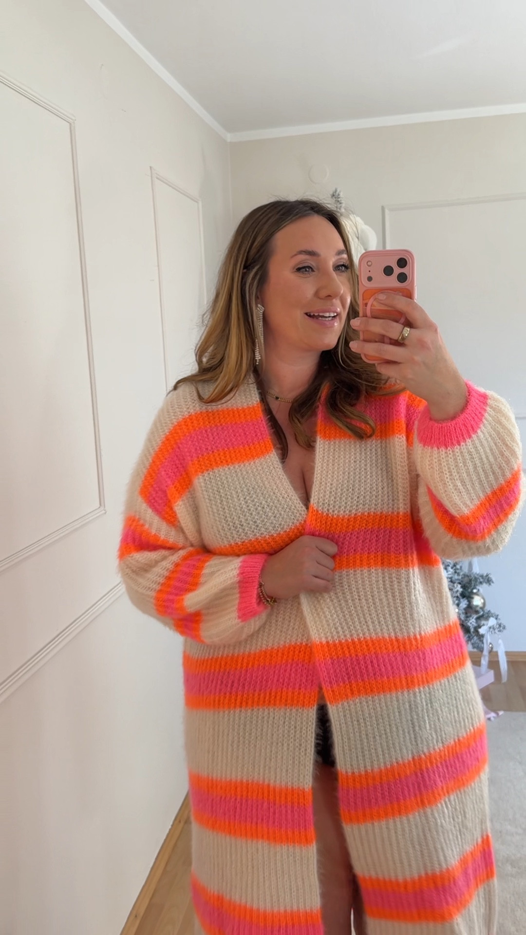 Strickjacke take or toss? 

#LTKdeutschland #LTKwinter #LTKplussize