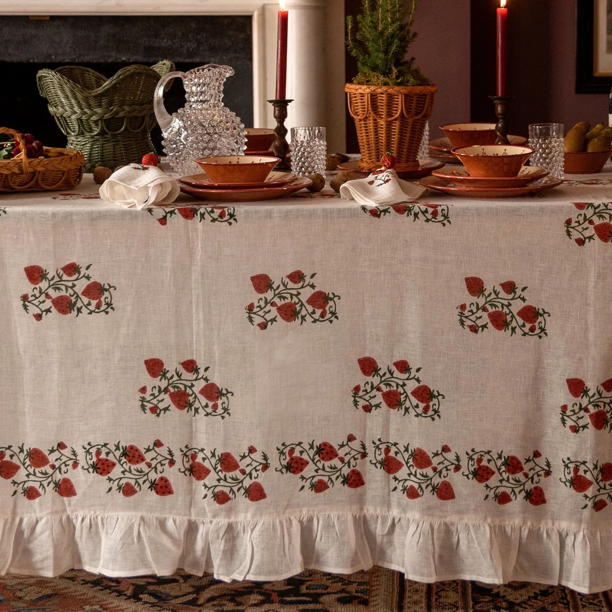 Fraises des bois Tablecloth | Sharland England