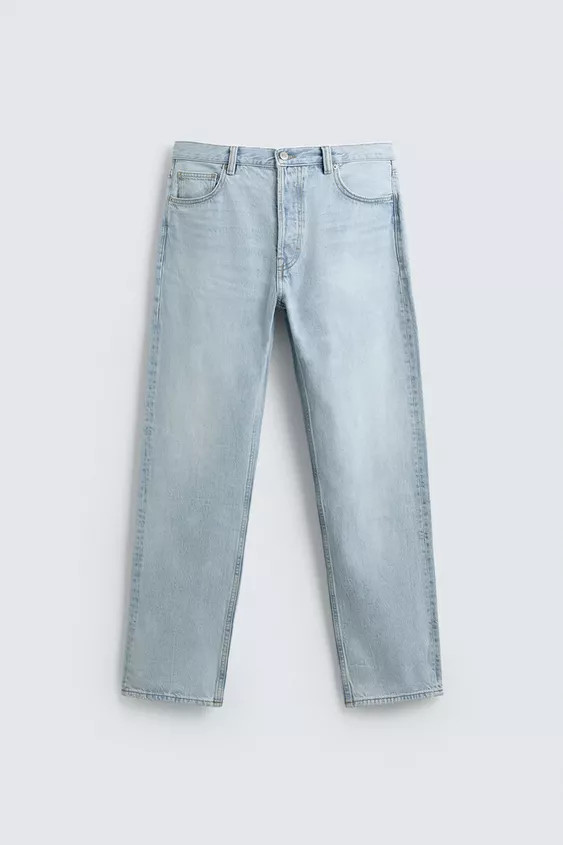 DescriptionColorContentsMeasurementsStraight leg from hip to ankle with a fit that neither tapers... | Zara US