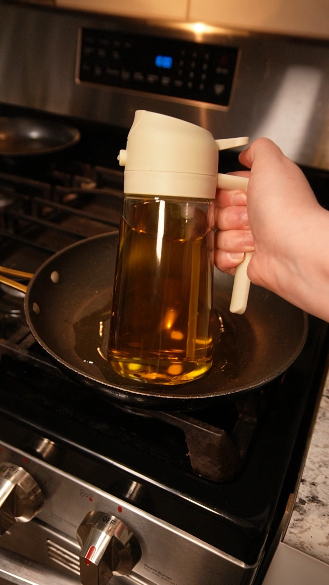 The kitchen gadget you didn’t know you needed 🙌🏼 

Check out this oil dispenser that allows you to both pour and spray oil 🤩 I don’t know how I ever lived without this 🙅🏼‍♀️

#LTKHome #LTKFindsUnder50 #LTKVideo