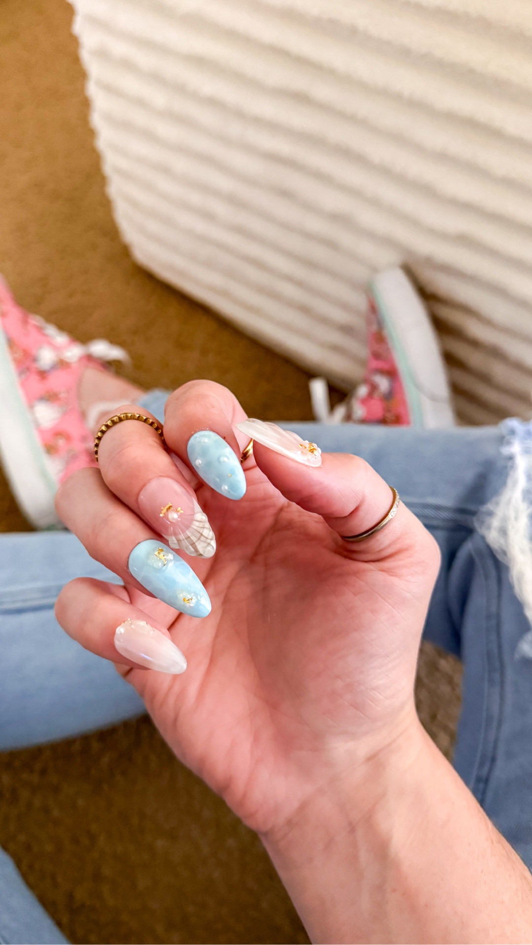 Such a cute set from Mythical Nail art. 
3D Sea shell 🐚 
Love it 🩵

Always quality& lasts well over 14days if you dehydrate your nails properly 👏🏼👏🏼

#EtsyNails #PressOnNails #GlueOnNails

#LTKSaleAlert #LTKBeauty #LTKselfcare