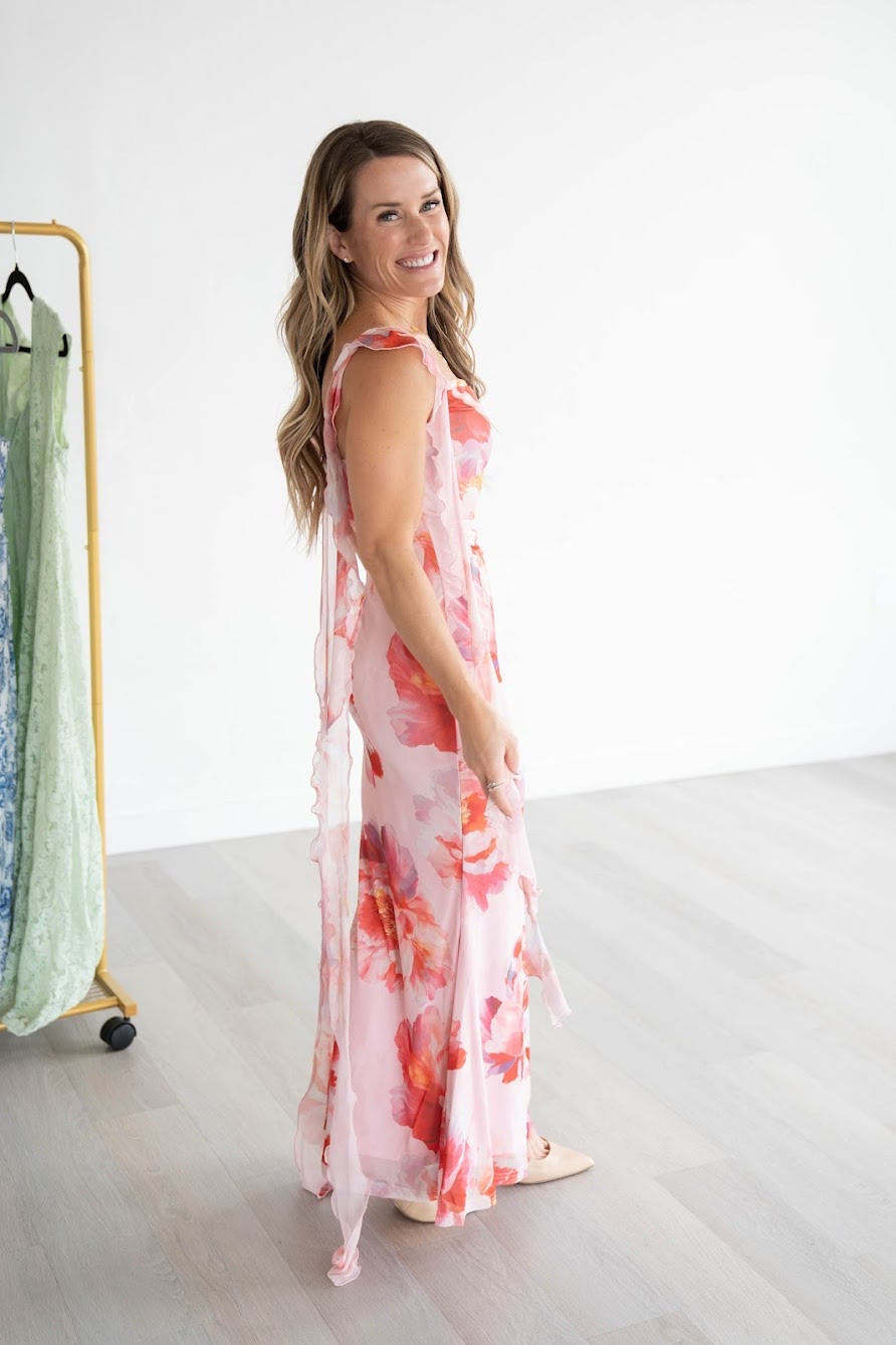 Wedding Guest Dresses

Petal & Pup  midi dress   floral dress  heels  trendy outfits  spring fashion  spring dress spring outfit  spring wedding  summer wedding

#LTKgrwm #LTKootd #LTKWedding