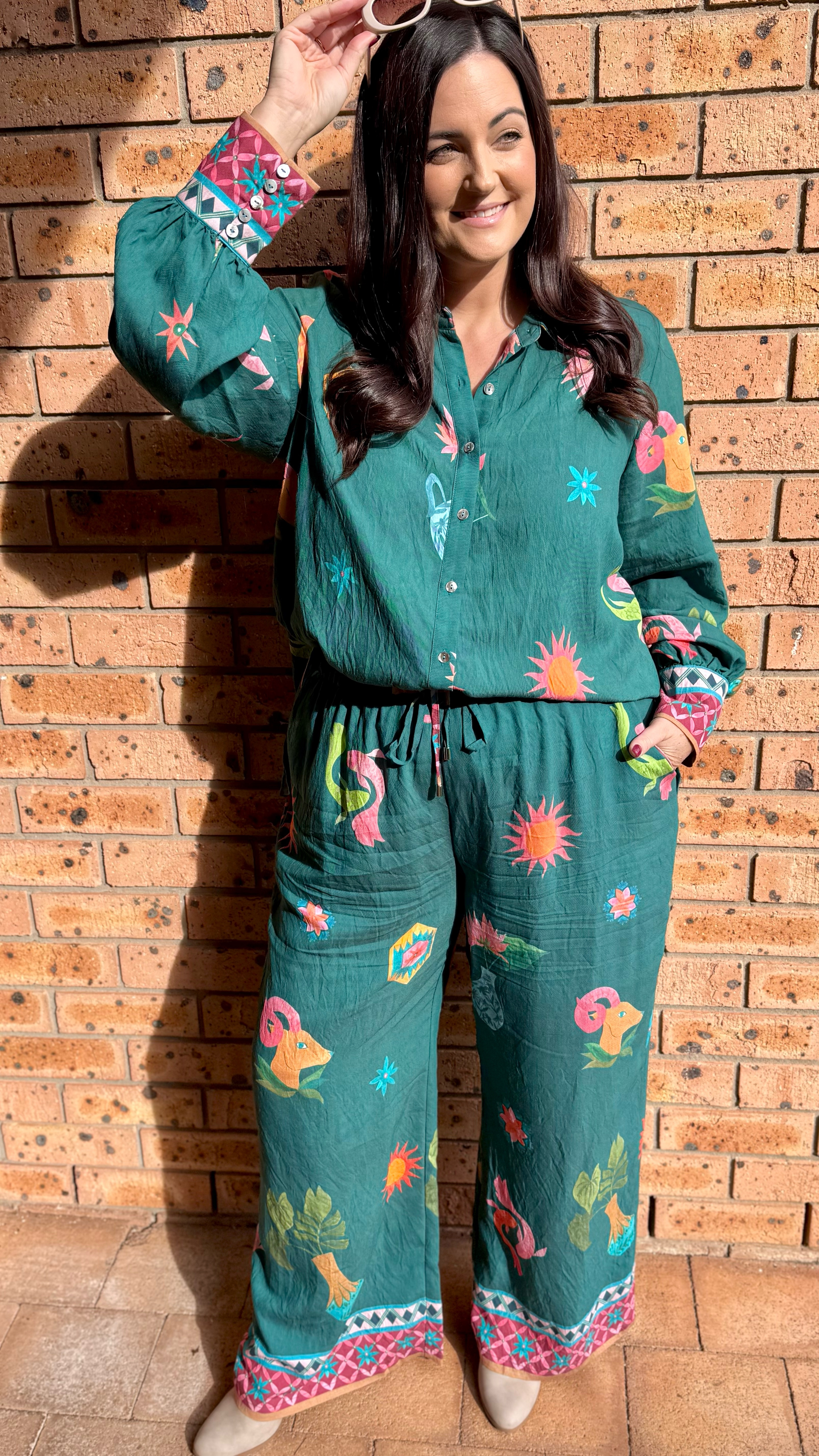 You all know sets are my personality and I feel like this one was made for me. 

Introducing the La Mont set from @citychicofficial , I’m wearing my usual size S/16.

#ccambassador #citychic #size16style #plussizefashion

#LTKaustralia #LTKplussize #LTKcurves