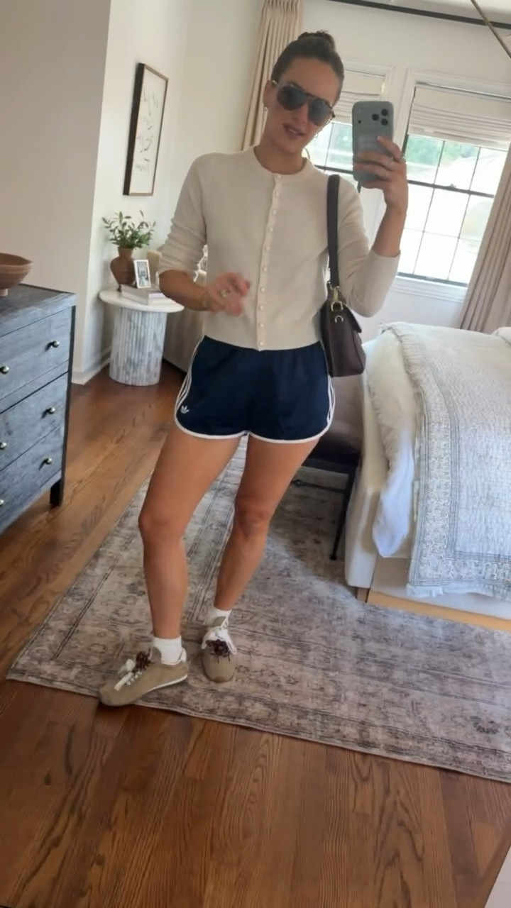 OOTD - really lkving this outfit combo right now✨

Bag is @Vivrelle use code LAURENROSCOPF

Comment SHOP below to receive a DM with the link to this post on my LTK ⬇ https://liketk.it/6jHhC

#LTKootd #LTKdayinmylife